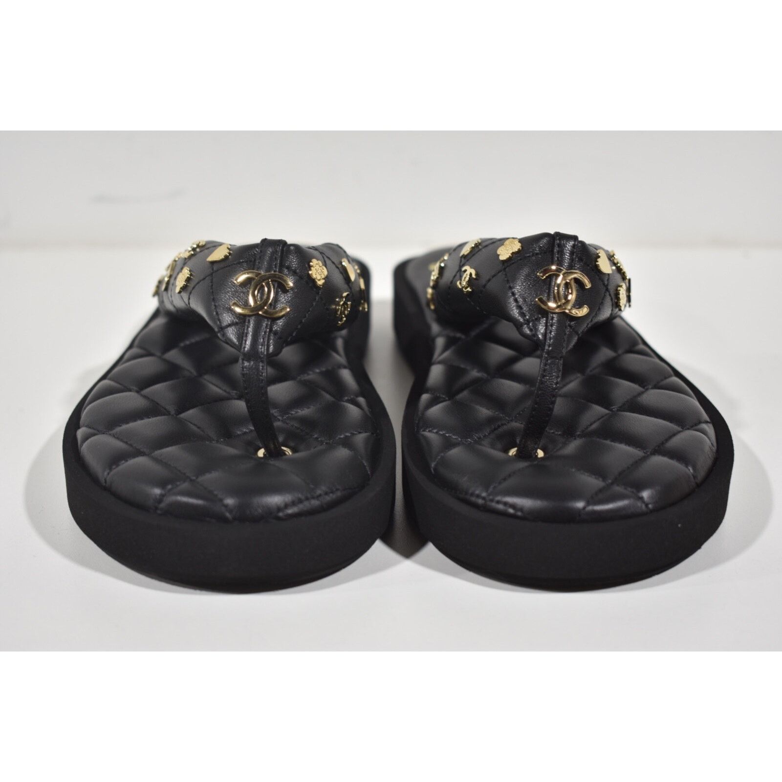Chanel Chanel 23P Black Quilted Charms Padded Pool Thong Logo Mule Size US 11 / IT 41 - 6 Thumbnail