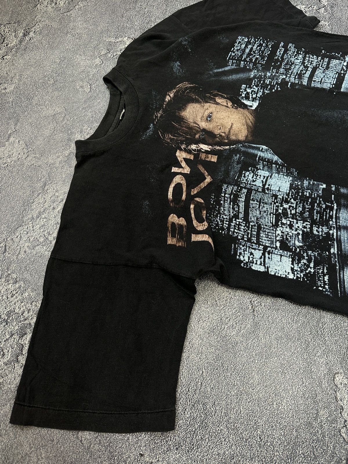 Vintage Vintage Bon Jovi 1993 Keep The Faith Full Print T-Shirt Size US M / EU 48-50 / 2 - 7 Thumbnail