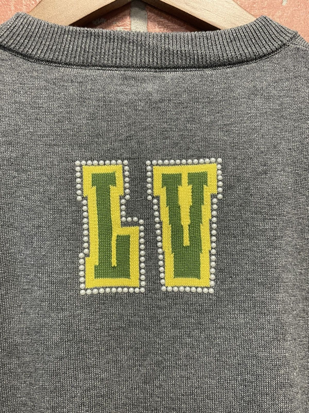 Louis Vuitton Size S - Louis Vuitton Embellished Short-Sleeved Crewneck Size US S / EU 44-46 / 1 - 4 Thumbnail