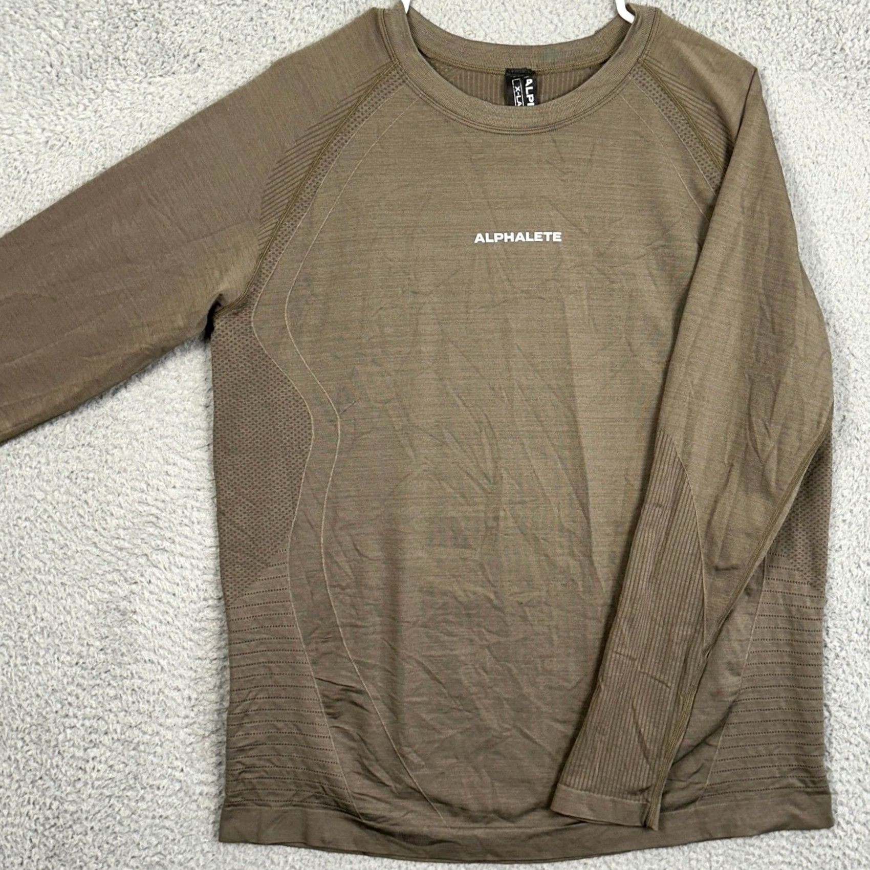 Vintage Alphalete Athletic Shirt Mens XL Olive Green Long Sleeve Crew Neck Stretch Breathable Workout Top EUC Size US XL / EU 56 / 4 - 2 Thumbnail