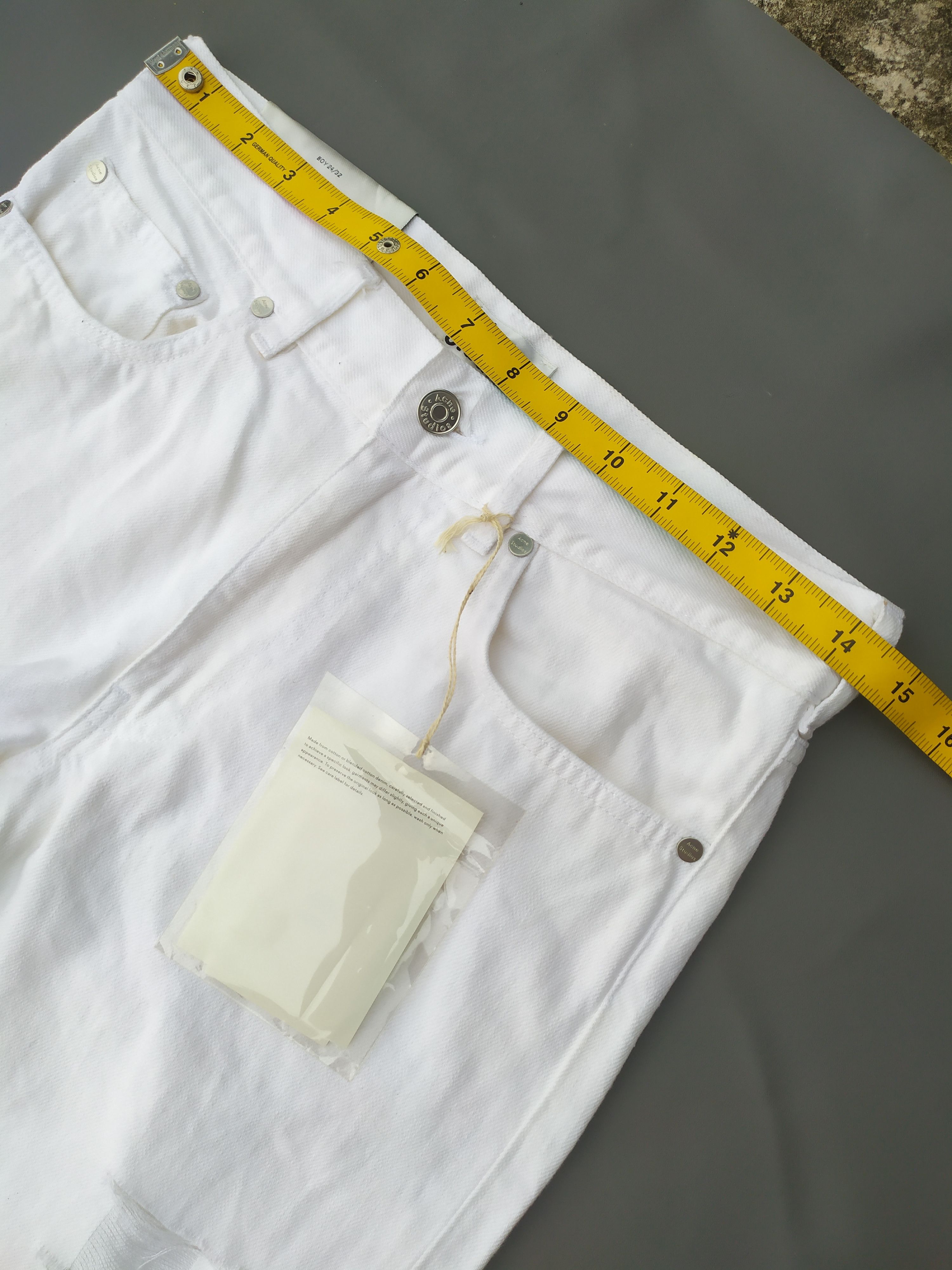 Acne Studios Acne Studios Boy White Distressed Jeans Size US 29 - 16 Thumbnail