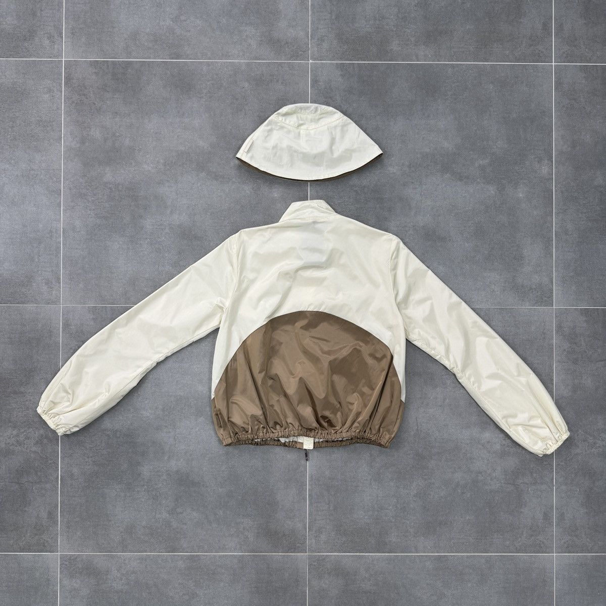 Moncler Authentic Moncler Piren Women Jacket Size 0 (S) Size S / US 4 / IT 40 - 19 Thumbnail