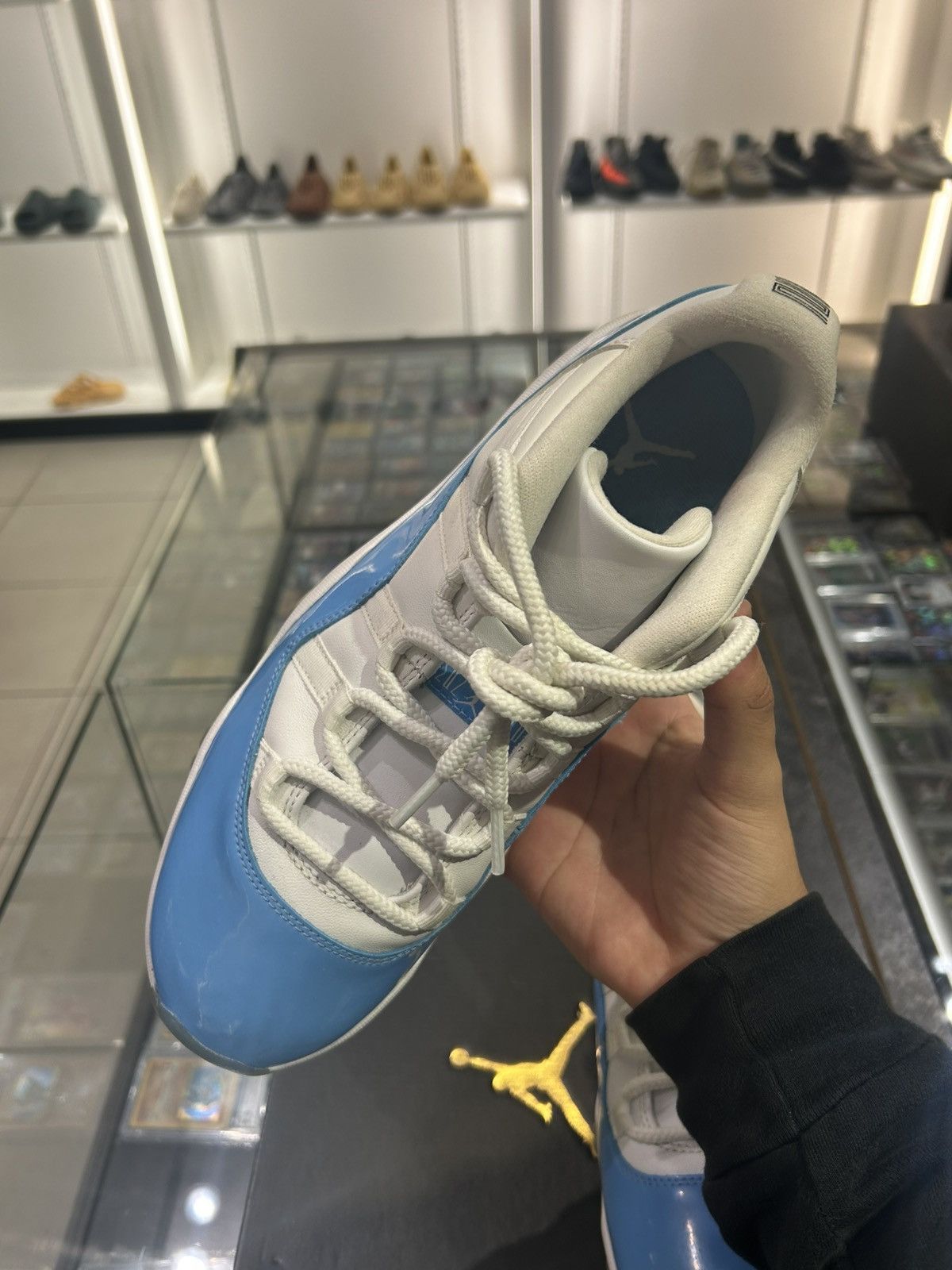 Jordan Brand Jordan 11 Low UNC Size US 10 / EU 43 - 7 Thumbnail