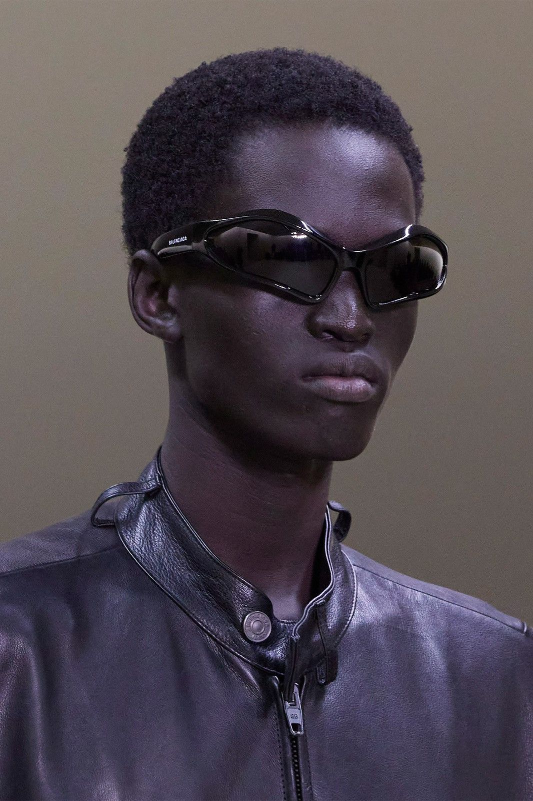 Balenciaga Balenciaga Runway Fennec Oval Sunglasses Size ONE SIZE - 6 Thumbnail