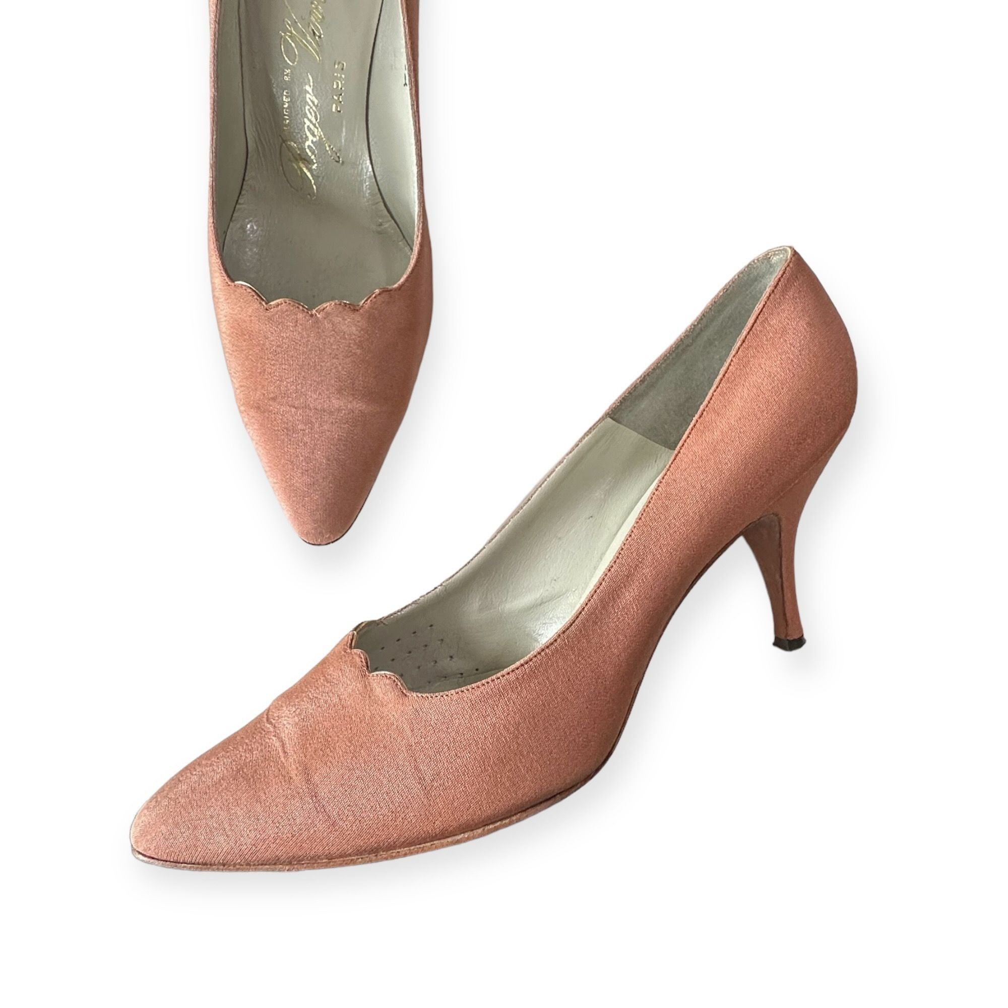 Roger Vivier Roger Vivier Pink Fabric Pumps for Saks 6.5B, 1960s Size US 6.5 / IT 36.5 - 7 Thumbnail