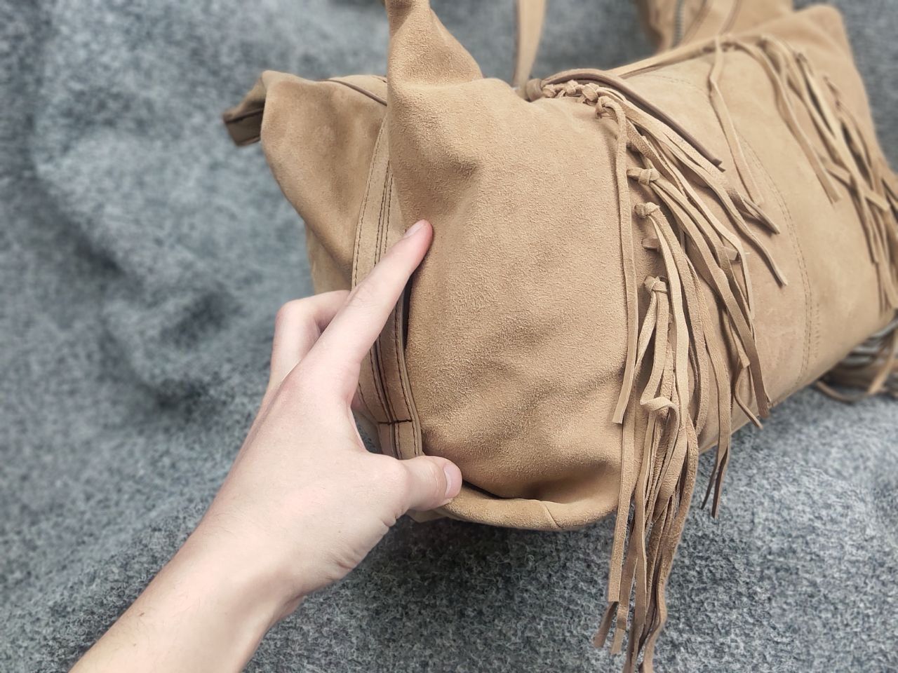 Vintage FredsBruder suede Leather fringe tan shoulder handbags Size ONE SIZE - 13 Thumbnail