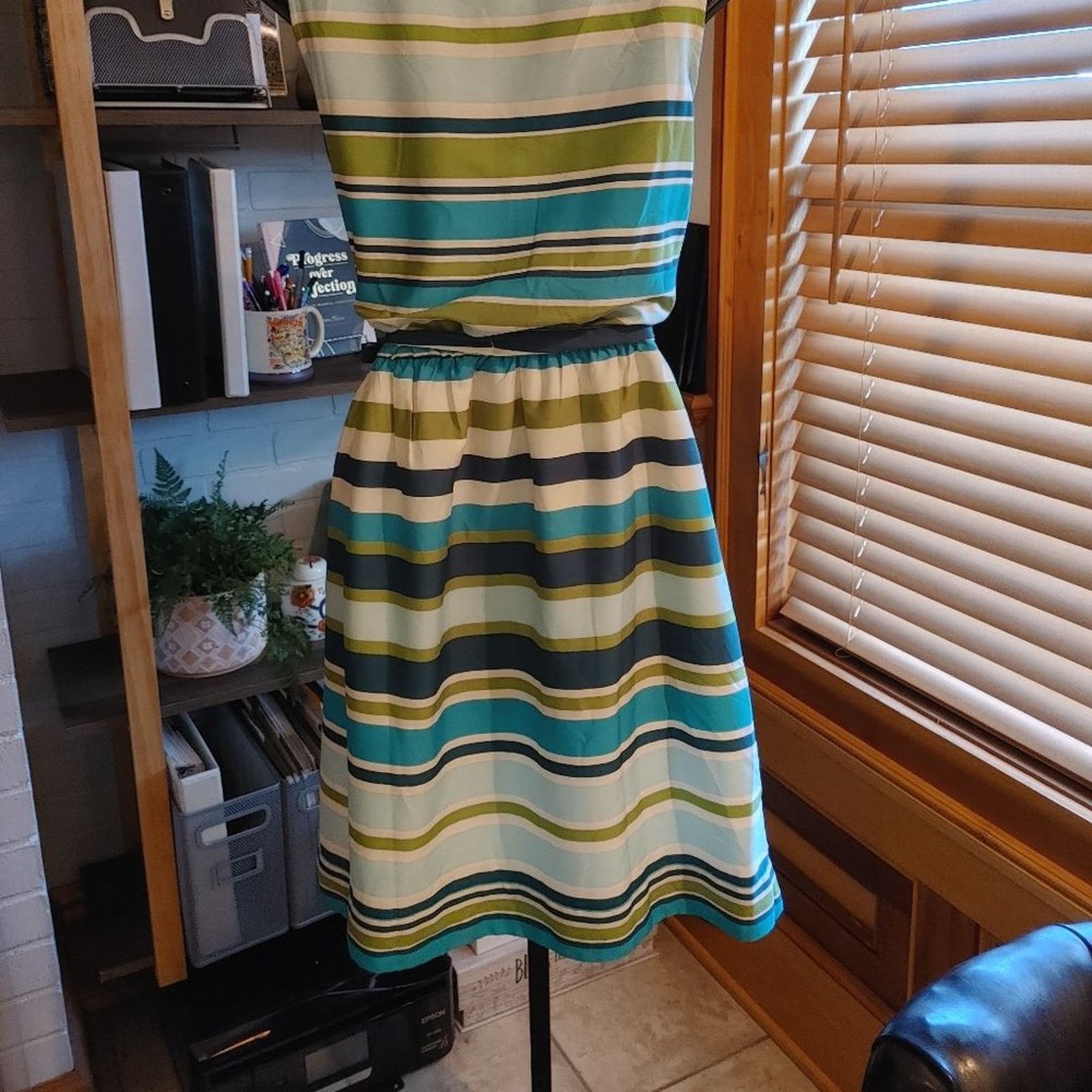 Banana Republic Banana Republic Sleeveless Dress w/ Sash Size M / US 6-8 / IT 42-44 - 6 Thumbnail