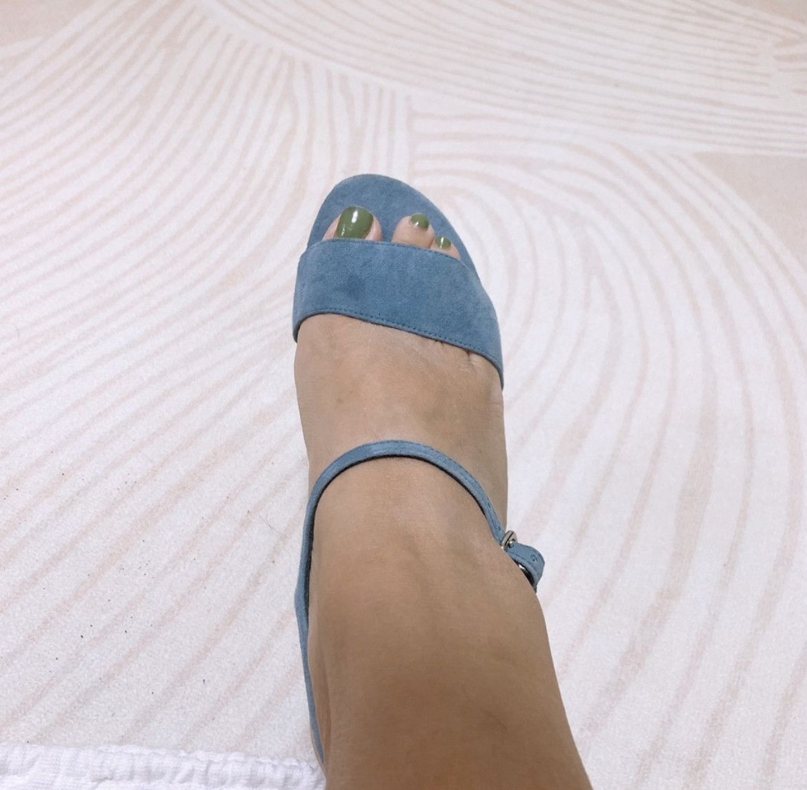 Stuart Weitzman Stuart Weitzman Blue Velvet Sandals US 7 1/2M Size US 7.5 / IT 37.5 - 5 Thumbnail