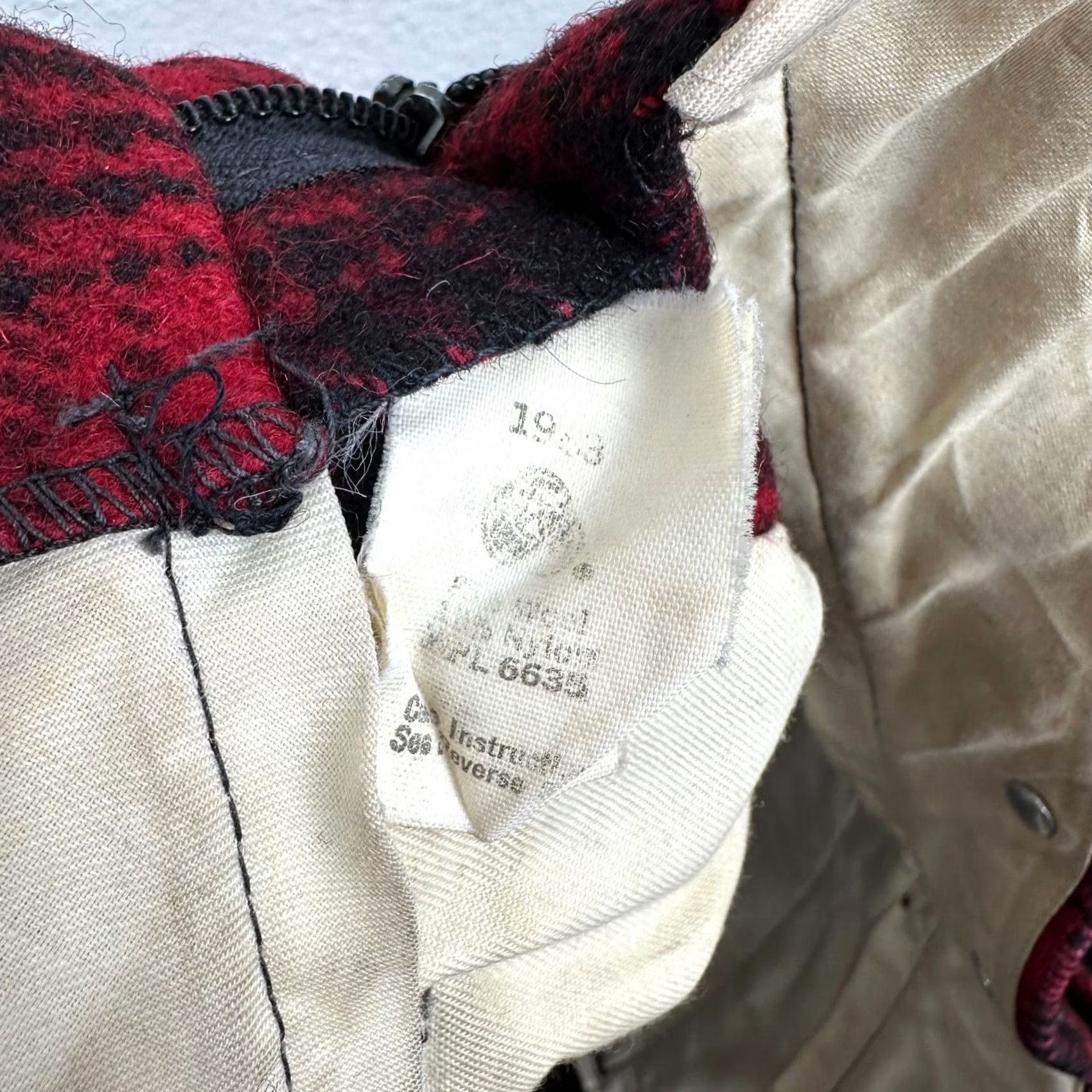 Vintage VINTAGE Woolrich Pants Men Woolrich Heavy Wool Red Plaid Cuffed 34x30 Suspender Buttons 34 Waist 30 Inseam Hunter Style American Outdoor Size US 34 / EU 50 - 6 Thumbnail