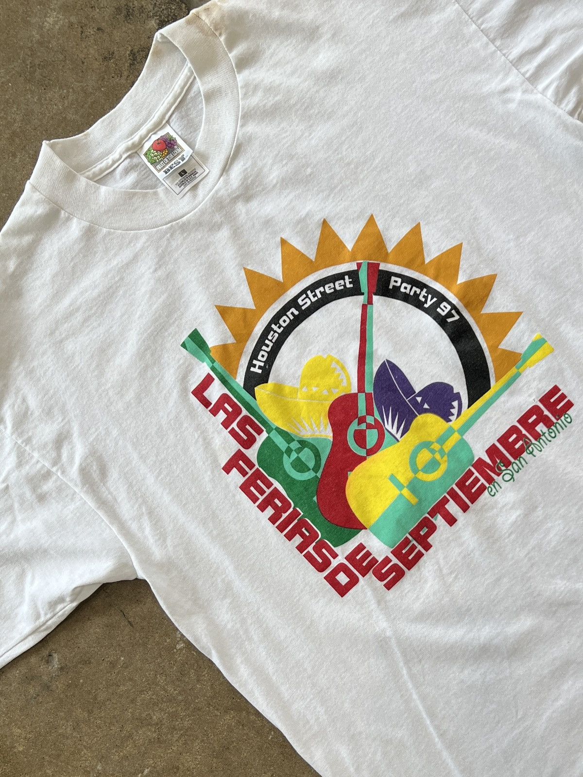 Vintage Vintage 1997 Houston Street Party Guitar Tee Large Size US L / EU 52-54 / 3 - 1 Thumbnail