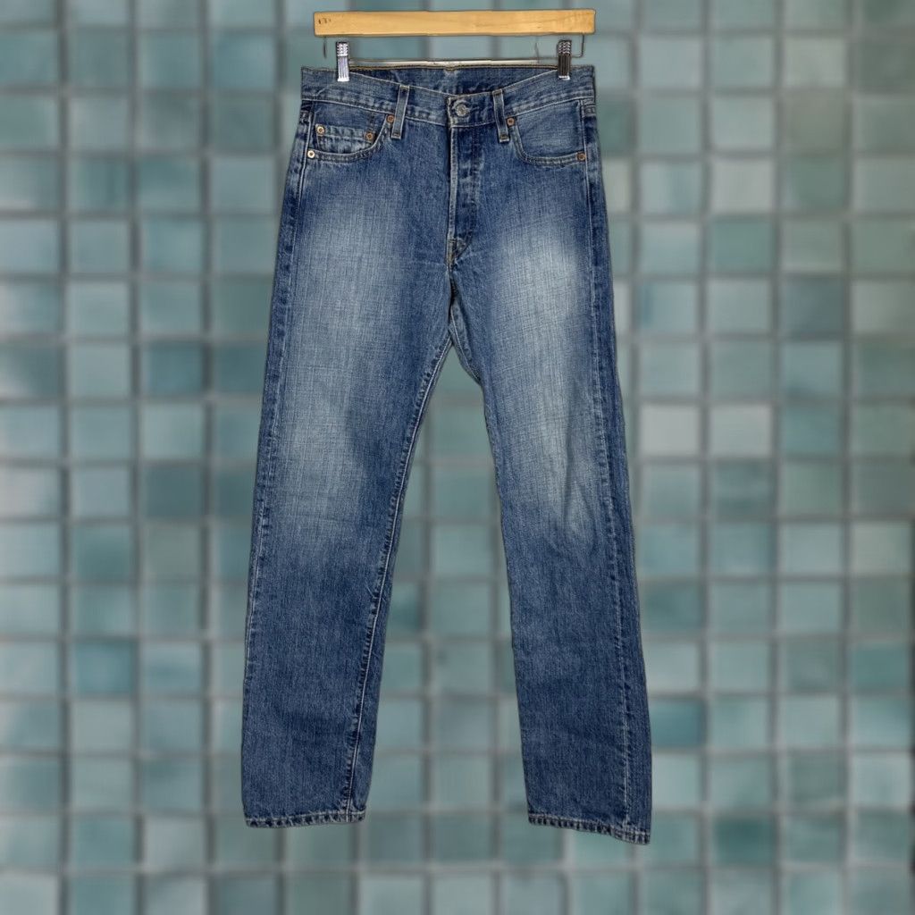 Levi's VINTAGE Levi's 501 Levi'S 501 Jeans Mens 30x34 Button Fly Red Tab Straight Denim Blue 90s Mens Size US 30 / EU 46 - 1 Thumbnail