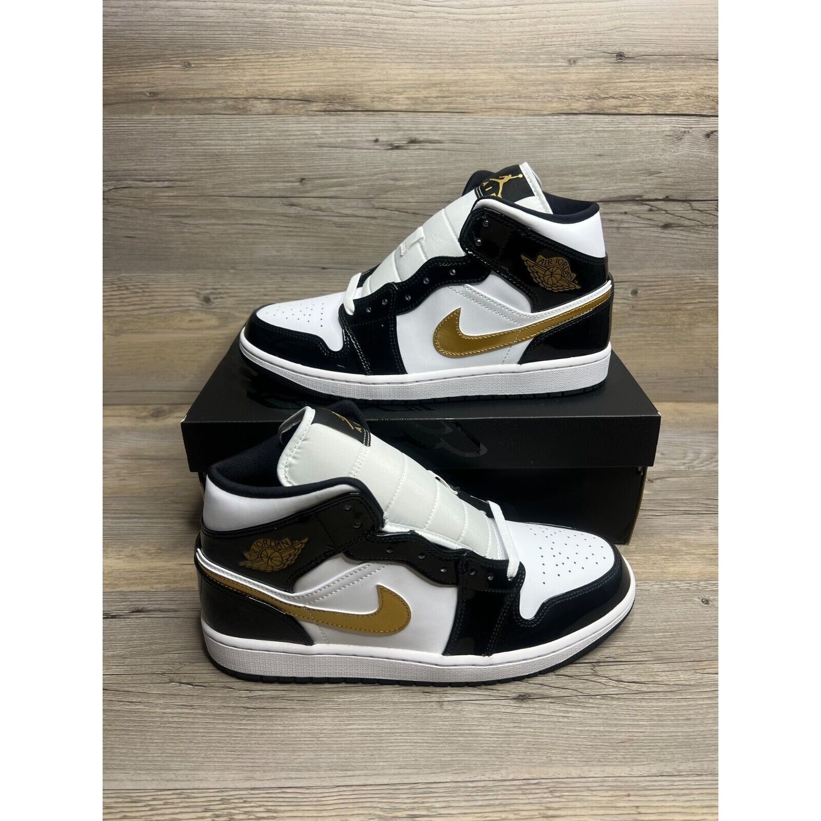 image of Nike Air Jordan 1 Mid Se Mens Size 10 Black White Metallic Shoes