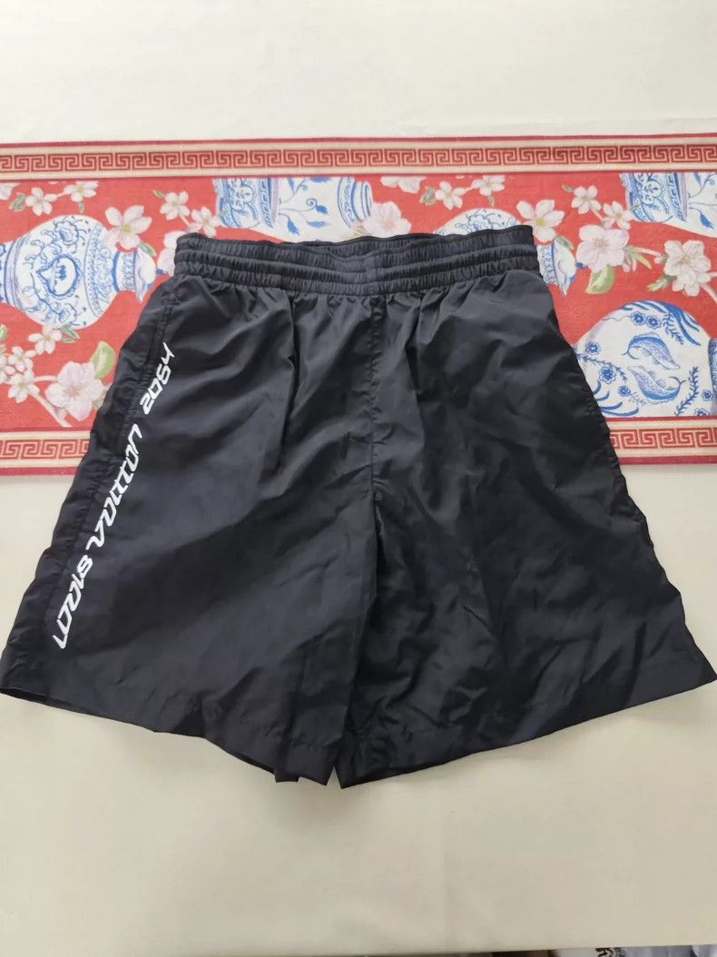 Louis Vuitton LV 2054 Black Shorts XS - dmc Size US 26 / EU 42 - 1 Thumbnail