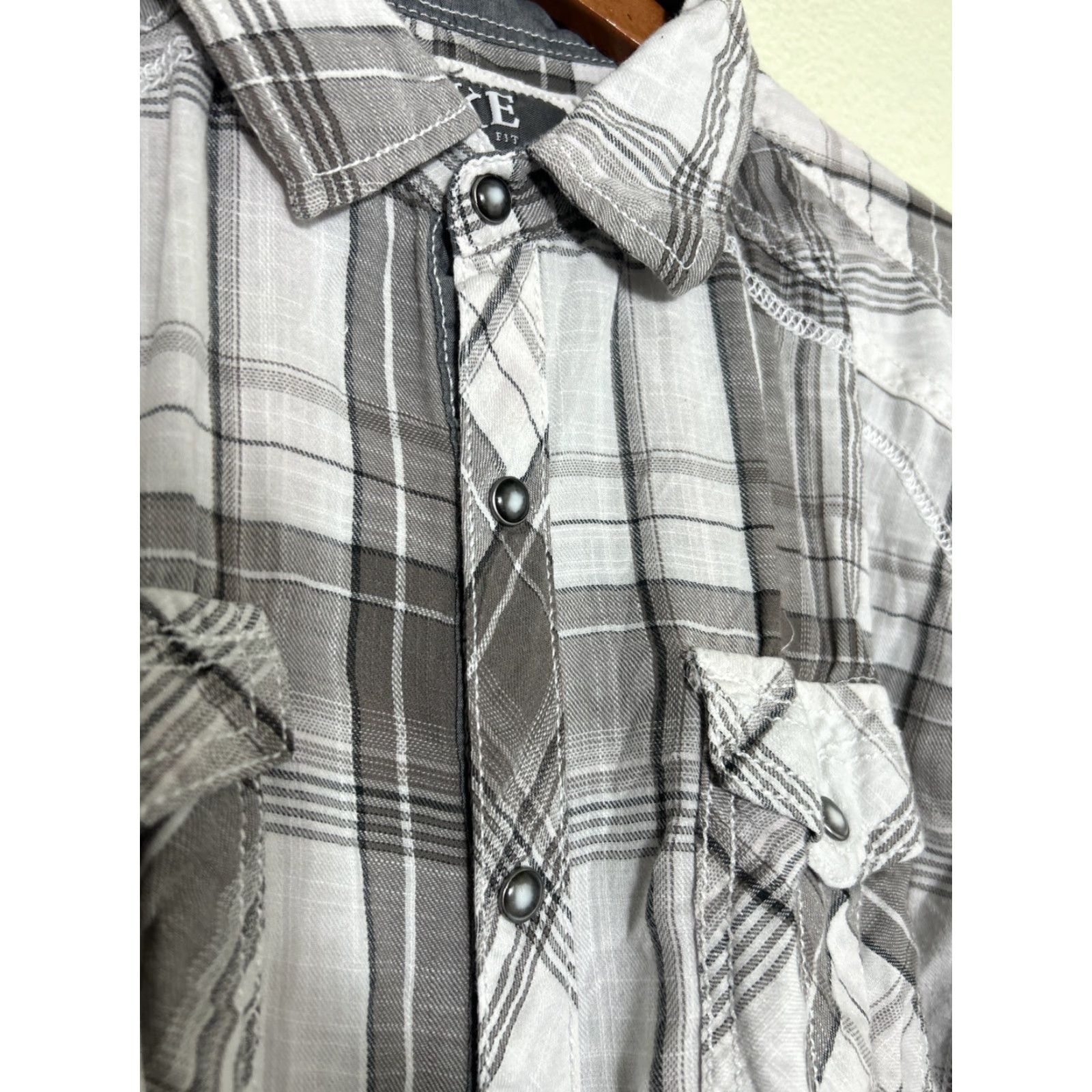 Vintage BKE Mens Long Sleeve Athletic Fit Plaid Pearl Snap Shirt Gray L Size US L / EU 52-54 / 3 - 7 Thumbnail