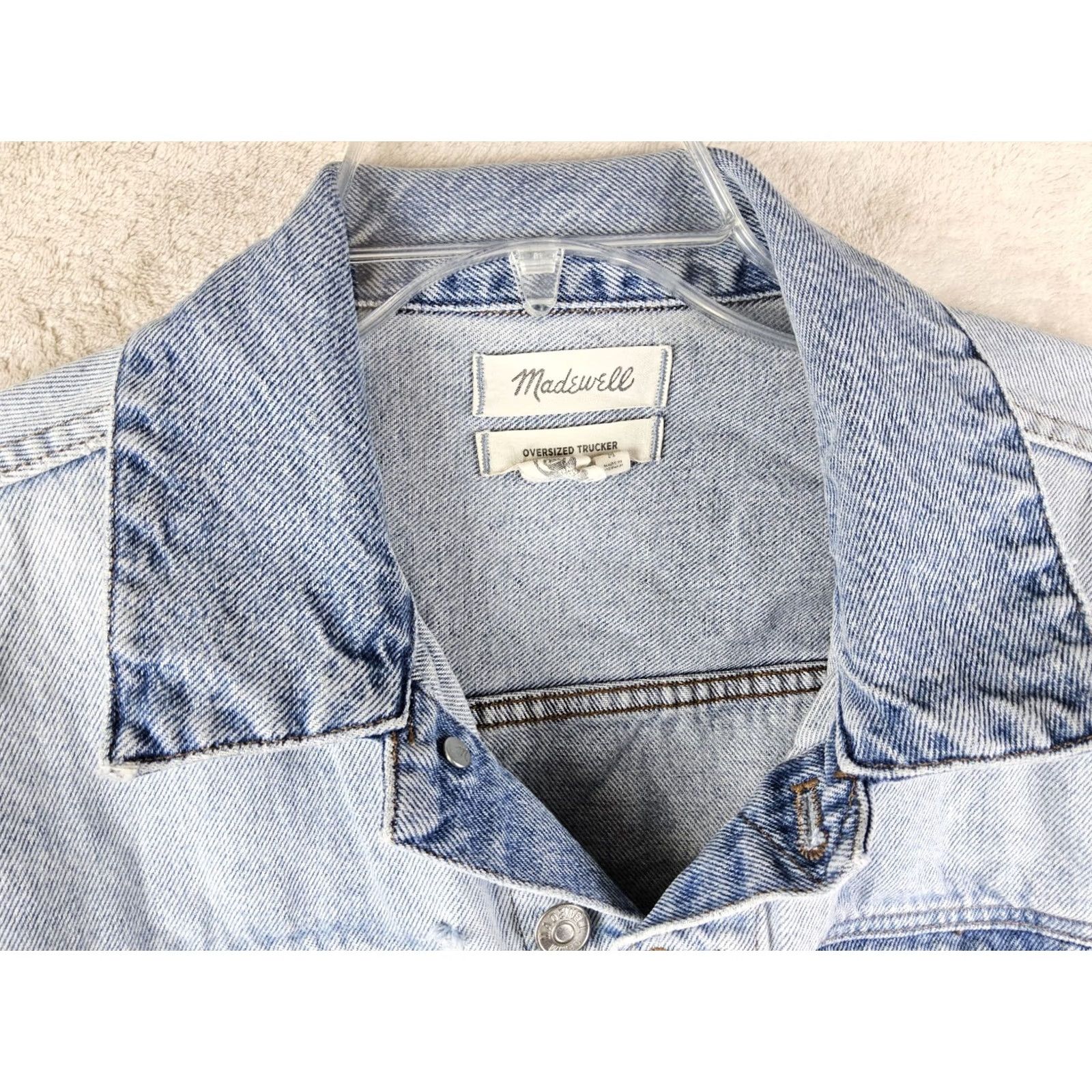 Madewell Madewell Jacket Denim Light Wash Oversized Women's M Short Button 42" Chest 24.5" Length Vintage? No, Regular Blue Basic Jacket Casual Style - Size 32" / US 10 / IT 46 - 3 Thumbnail