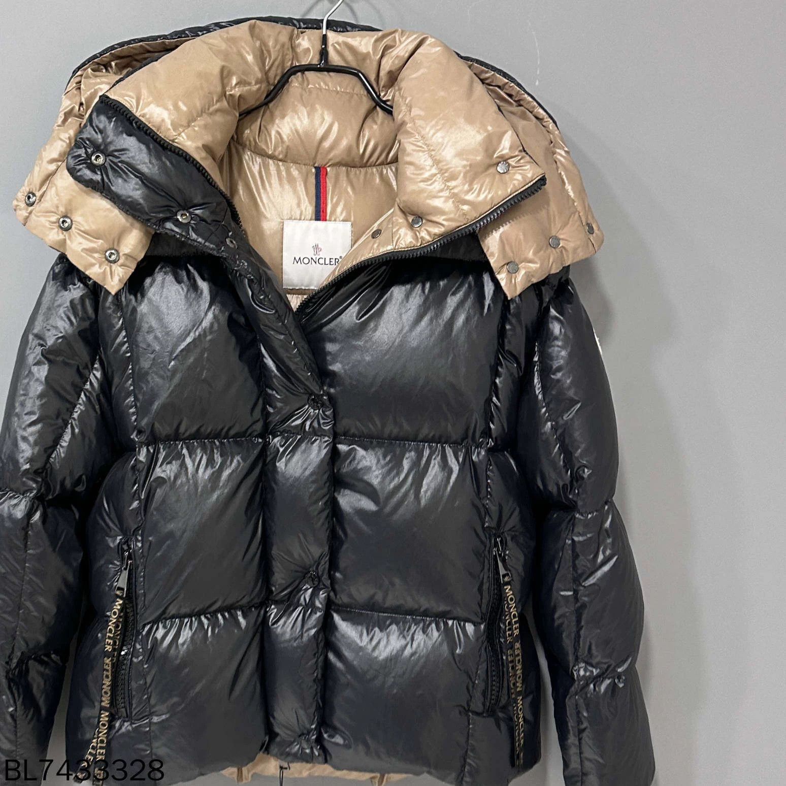 Moncler Moncler Parana down jacket women's black gold 0 Size XXS / US 00 / IT 34 - 2 Thumbnail