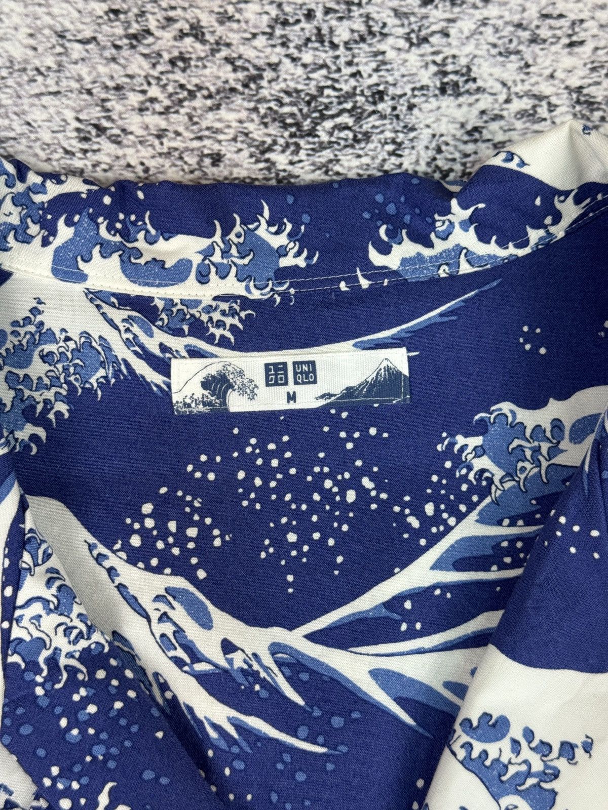 Uniqlo Uniqlo Hokusai Great Wave Hawaiian Shirt Blue Japan Art Size US M / EU 48-50 / 2 - 4 Thumbnail