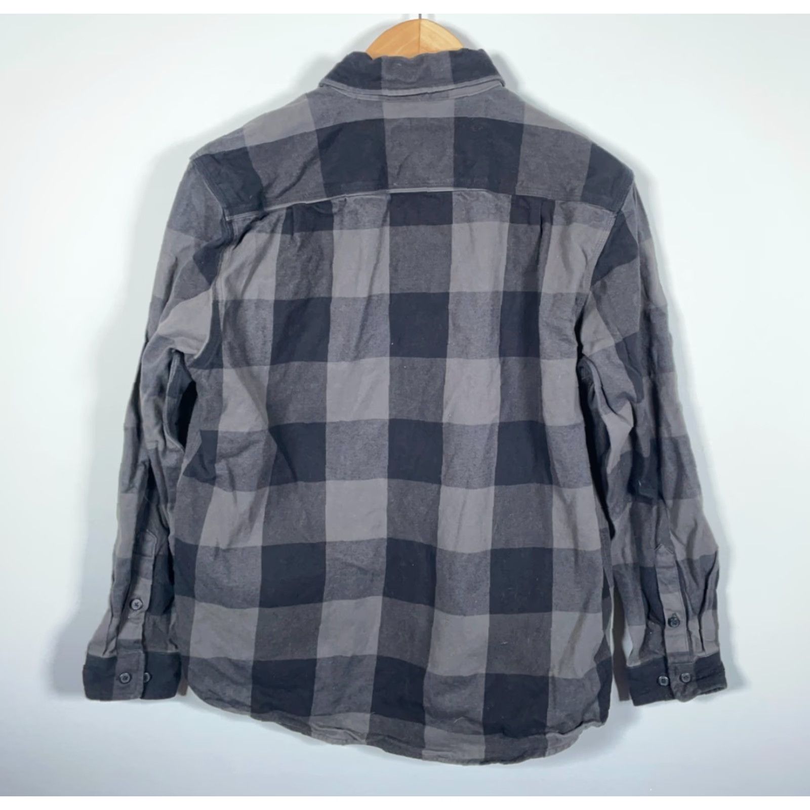 Carhartt VINTAGE? No, but Carhartt Loose Fit Flannel Shirt Men’s Medium Gray Black Check Pattern 107013 Size US M / EU 48-50 / 2 - 2 Thumbnail