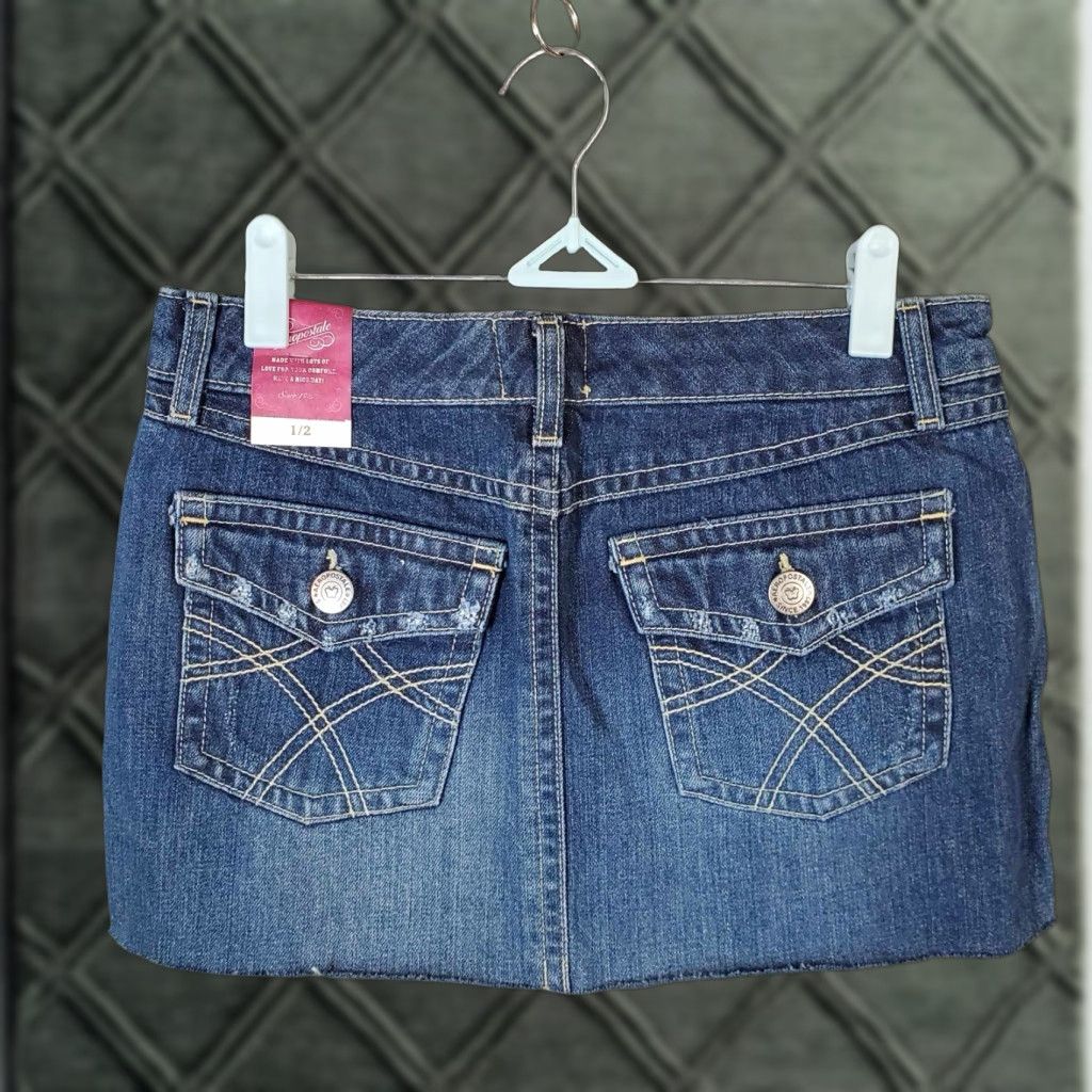 Vintage Aeropostale Jean Skort Womens 1/2 Mid Wash NWT MSRP 4.50 Size 25" / US 0 / IT 36 - 1 Thumbnail