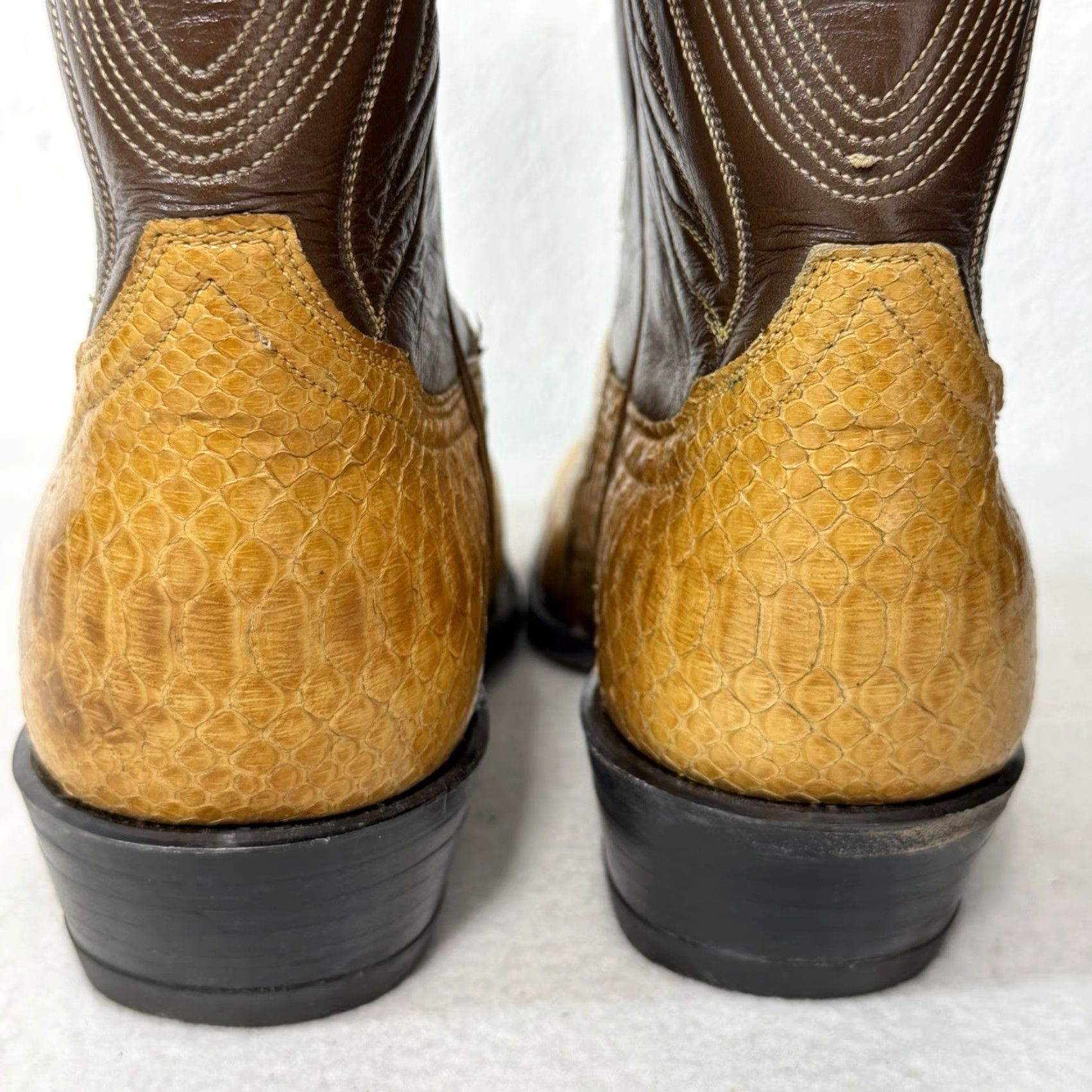 Tony Lama VINTAGE Tony Lama Western Boots Men’s 8.5 D Yellow Brown Exotic Snake 2nd Hand Leather Pull On Almond Toe Mens Size US 9 / EU 42 - 5 Thumbnail