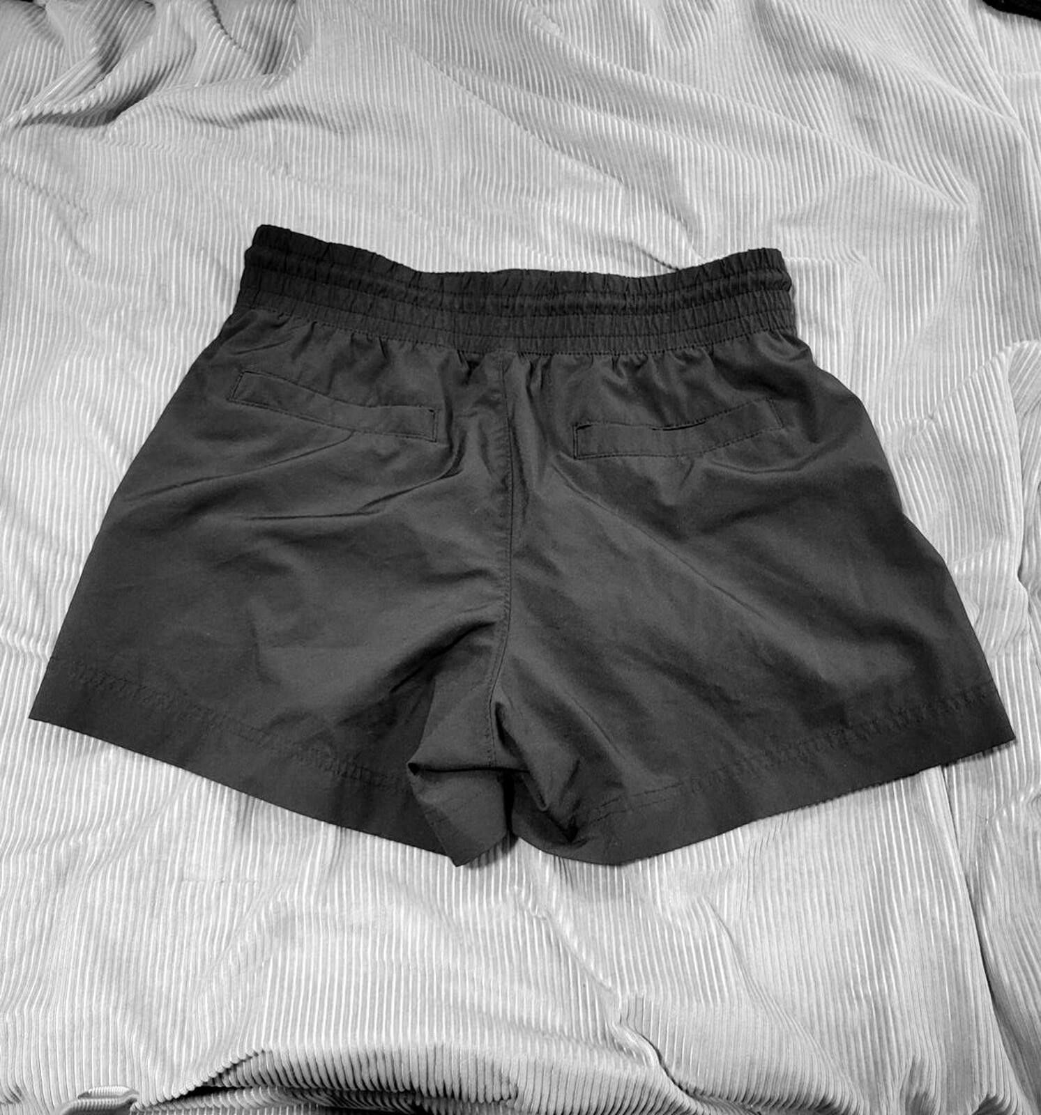 Old Navy Old Navy Athletic Shorts with Drawstring Waist Size 28" / US 6 / IT 42 - 2 Thumbnail