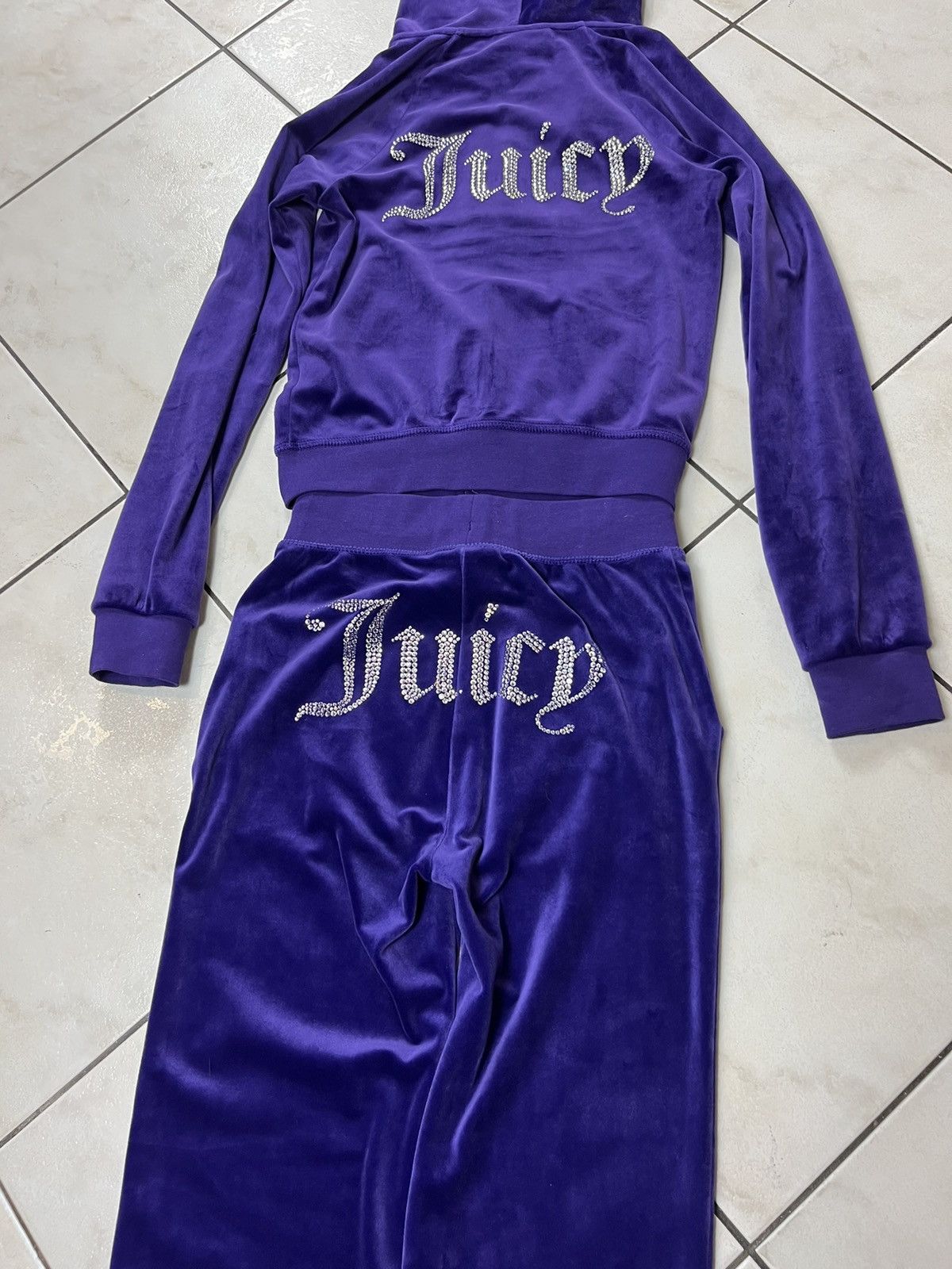 Juicy Couture × Vintage Vintage style y2k Juicy Couture velour tracksuit set velvet Size XXS / US 00 / IT 34 - 23 Thumbnail