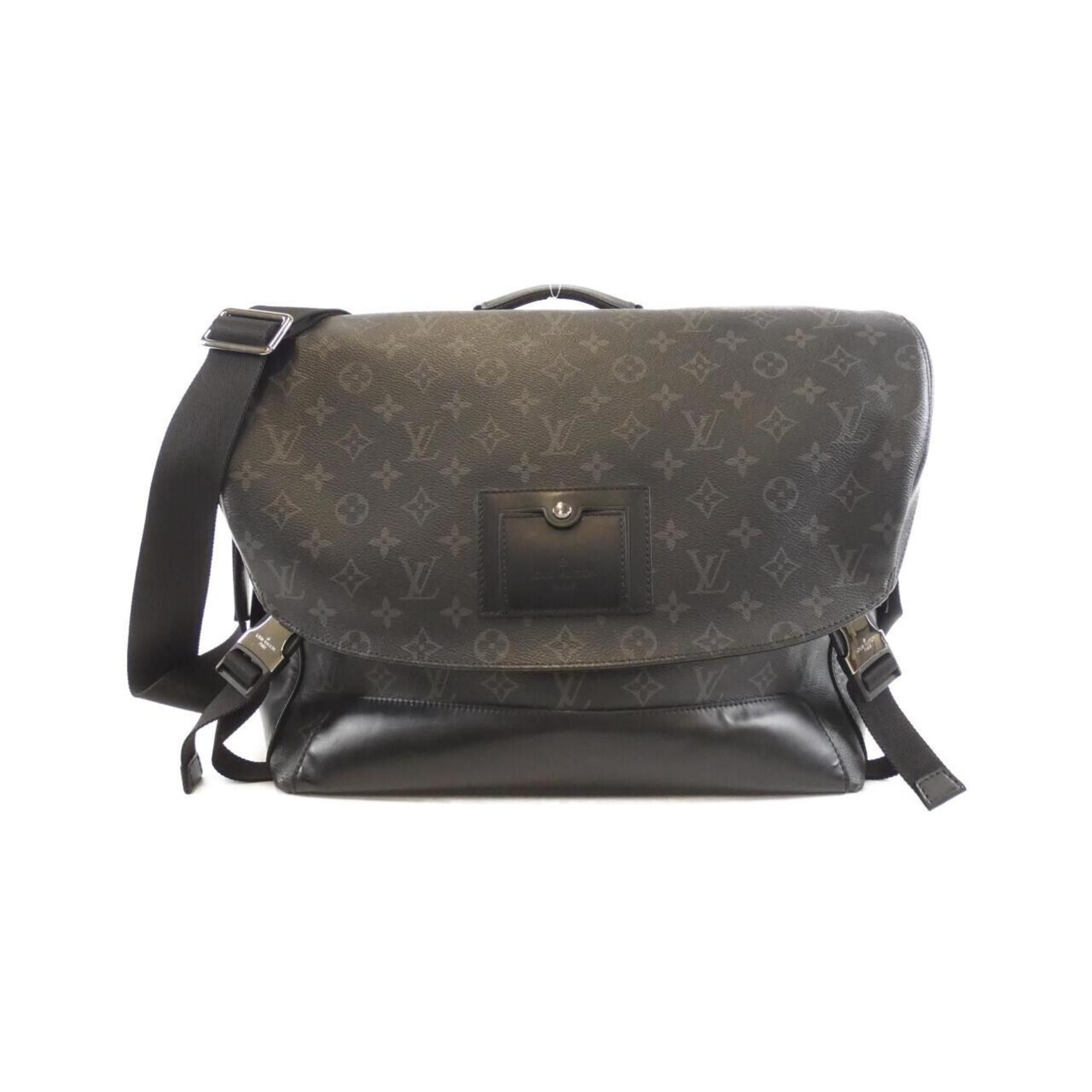 Louis Vuitton Monogram Eclipse Messenger Voyage Mm M40510 Shoulder Bag in Black, Women's