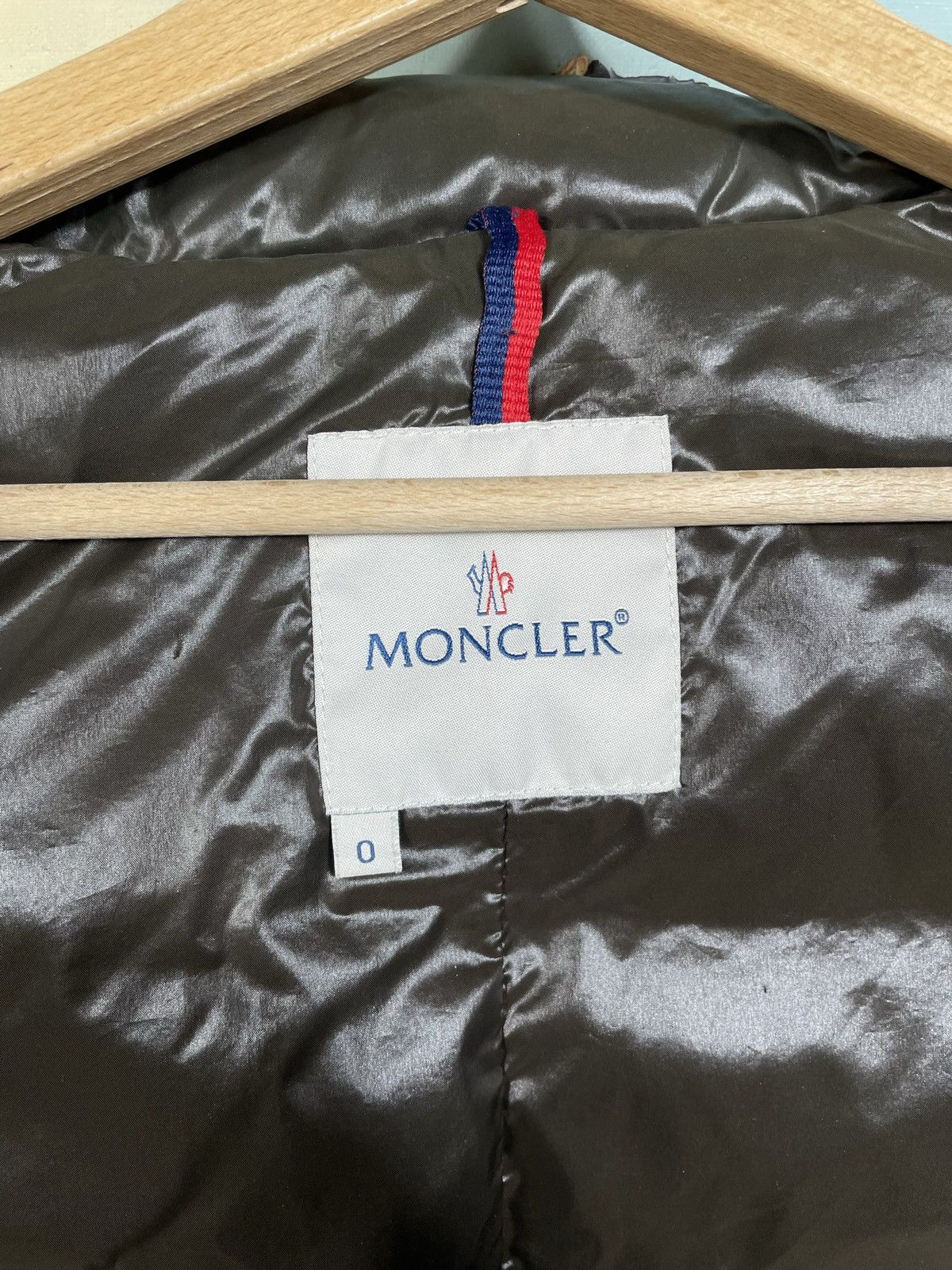 Designer Moncler retro 00s down jacket luxury old money designer Size S / US 4 / IT 40 - 11 Thumbnail