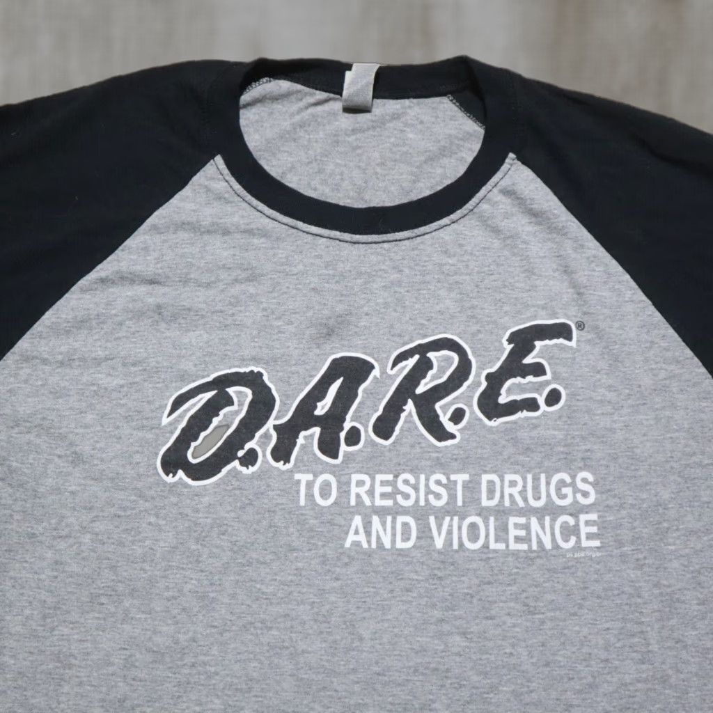 Vintage Shirt Women M Gray Dare To Resist Drugs And Violence T-Shirt 90s Theme Girls Medium Size M / US 6-8 / IT 42-44 - 1 Thumbnail