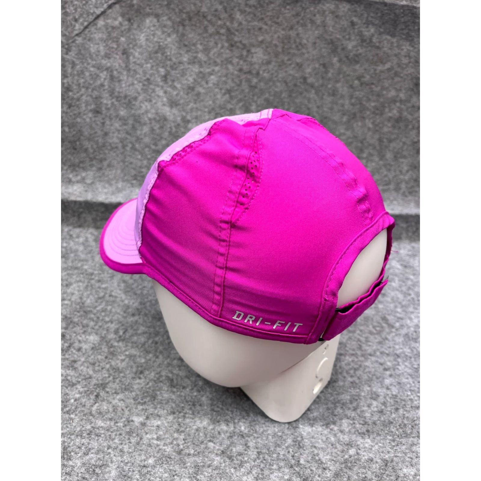 Nike Nike Hat Cap Strap Back Adult One Size Pink Purple Polyester Featherlight Golf Hat/Cap Adjustable Lightweight Men Sports Logo Spring Summer Size ONE SIZE - 5 Thumbnail