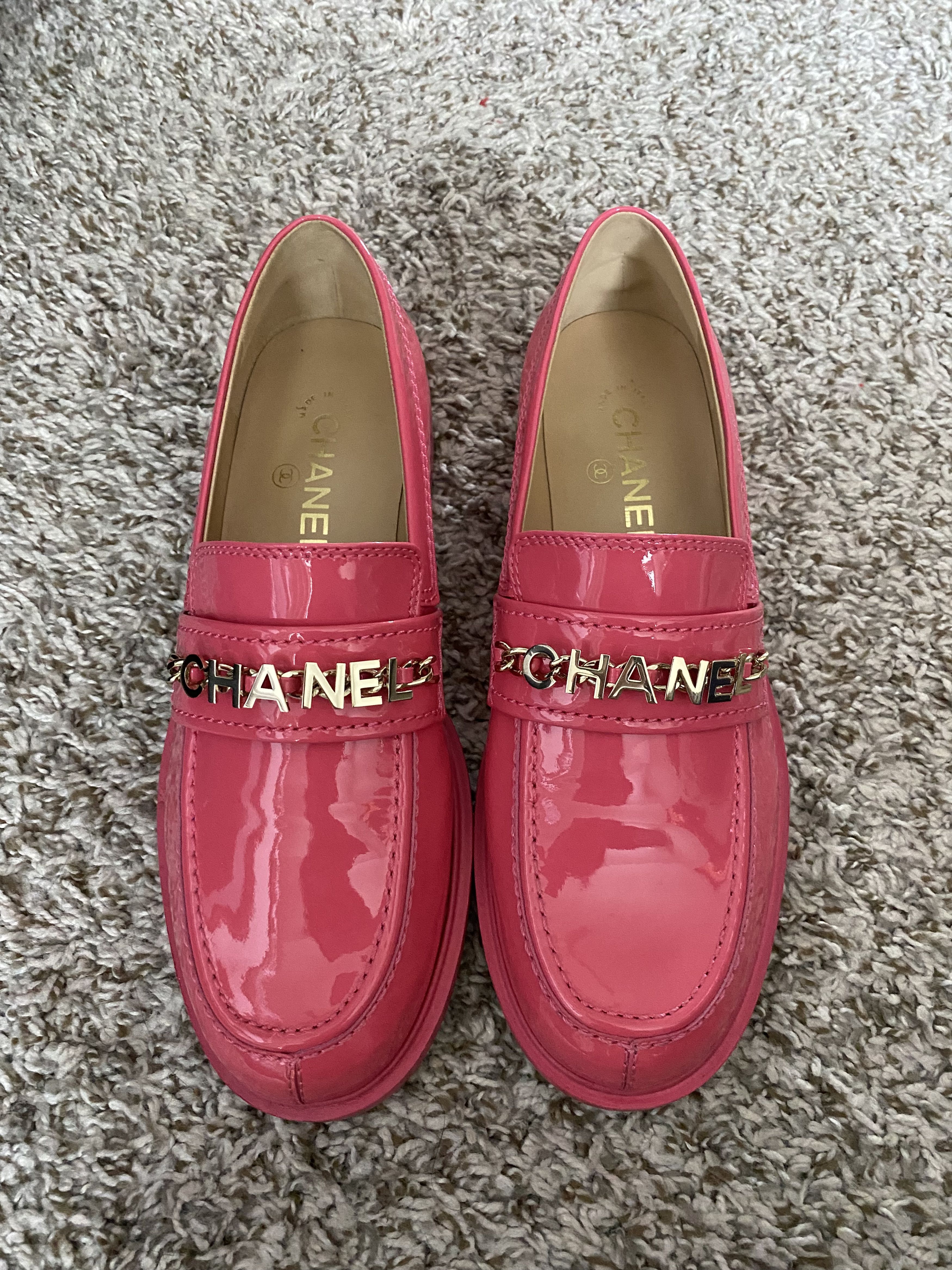 Chanel BRAND NEW Chanel loafers - Bonnie/ Clyde Cruise 2022 charm Size US 9.5 / IT 39.5 - 1 Thumbnail