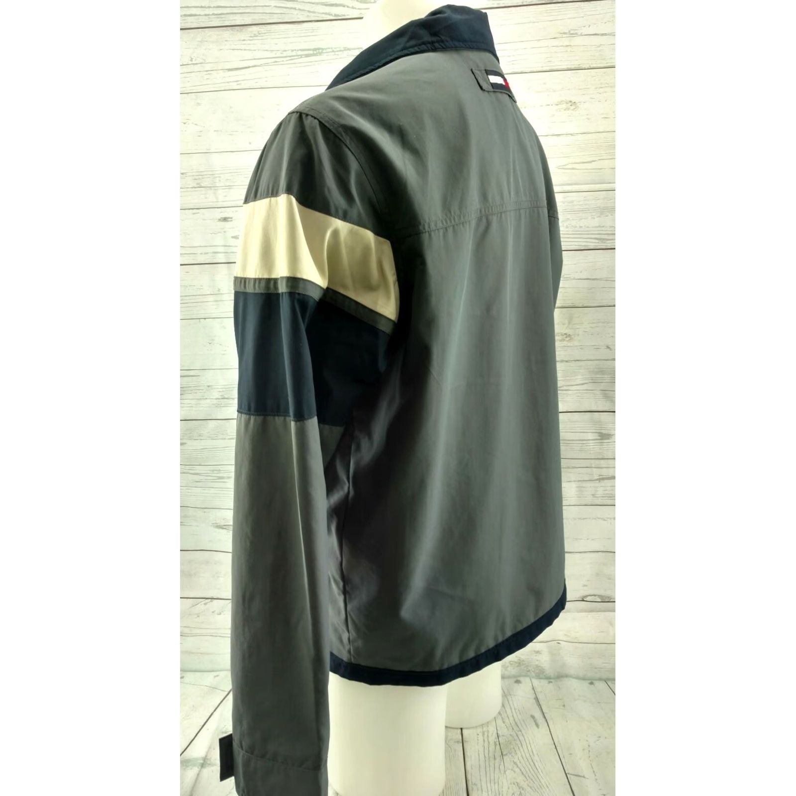 Tommy Hilfiger Tommy Hilfiger Jacket Medium Mens Full Zip Button Gray Blue White Size US M / EU 48-50 / 2 - 7 Thumbnail