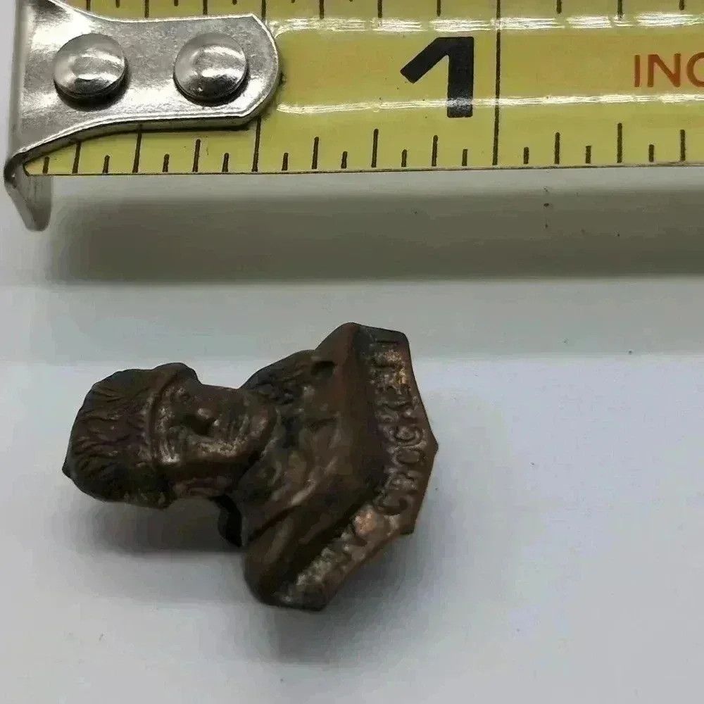 Vintage Davy Crockett Metal Clip Old Estate Jewelry Size ONE SIZE - 4 Thumbnail