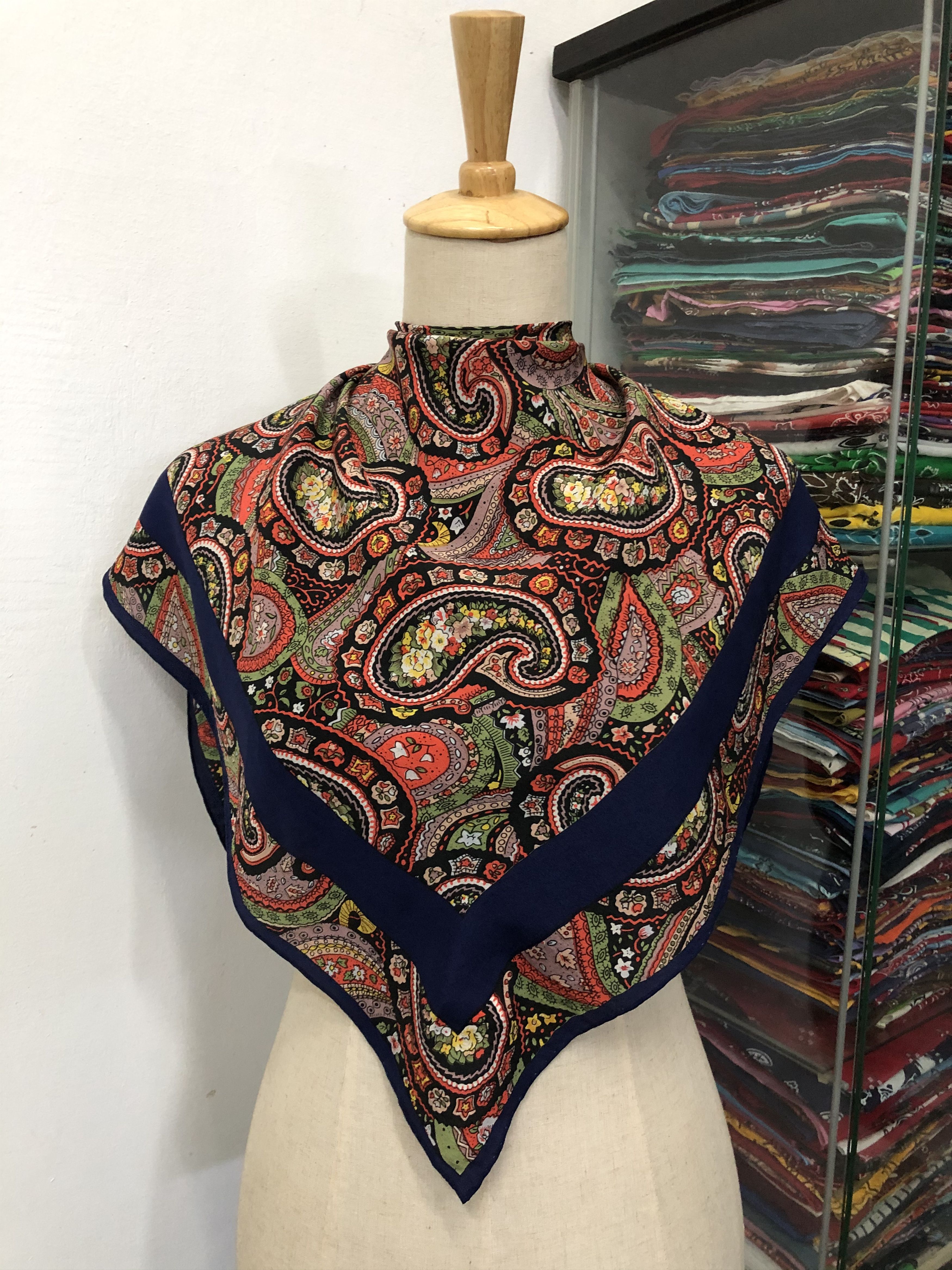 Vintage Vintage Silk Scarf Size ONE SIZE - 1 Thumbnail