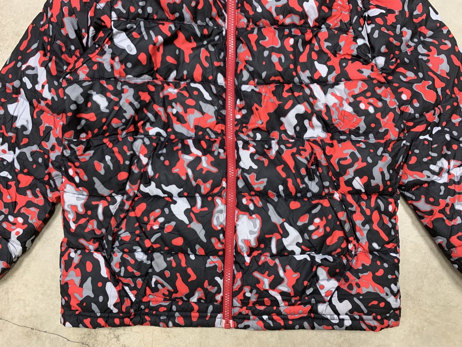 Nike Nike Red Camo Puffer Jacket Size US M / EU 48-50 / 2 - 2 Thumbnail