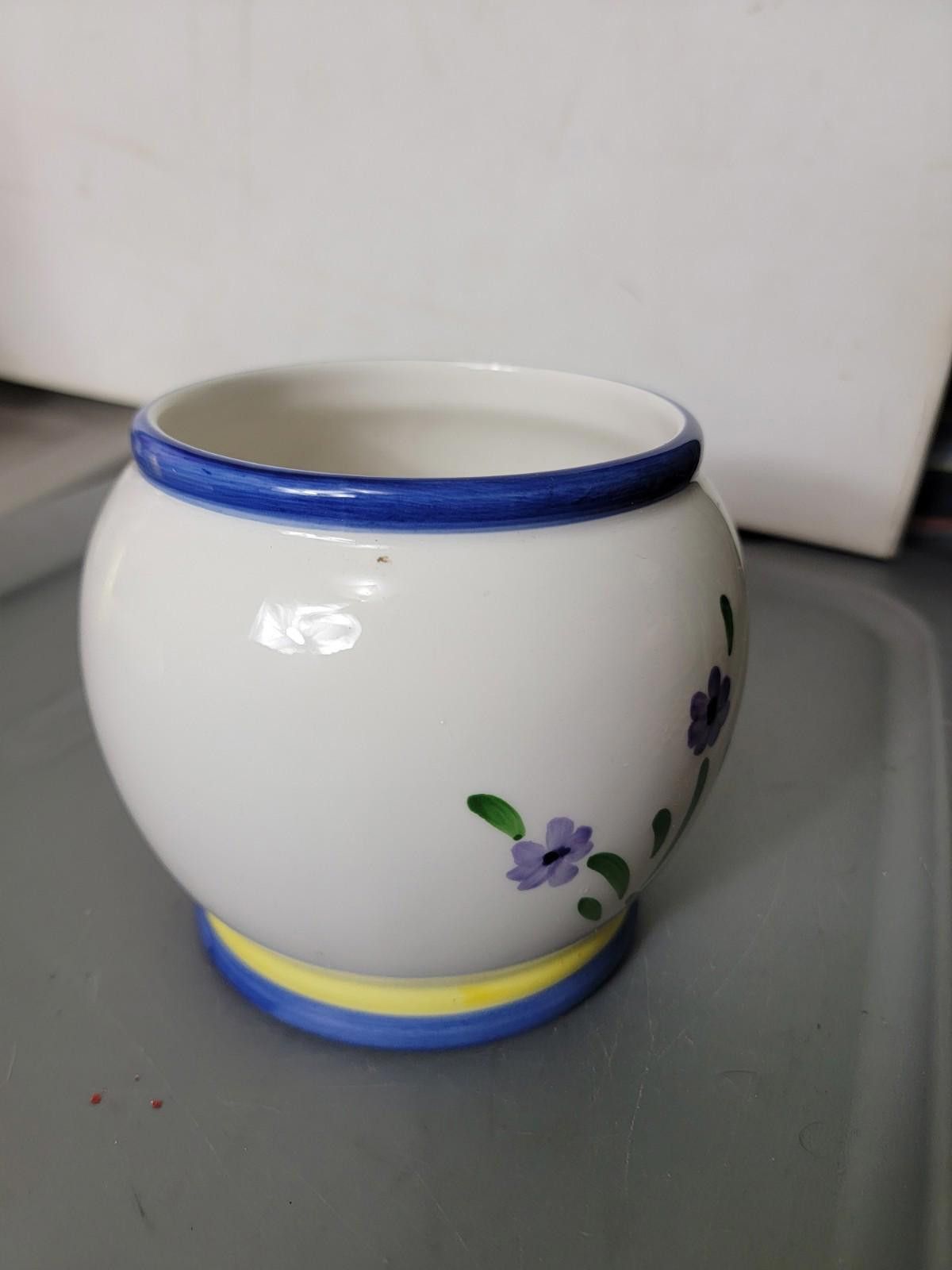 Designer Large Flower Vase Ceramic White With Flowers Floral Size ONE SIZE - 2 Thumbnail