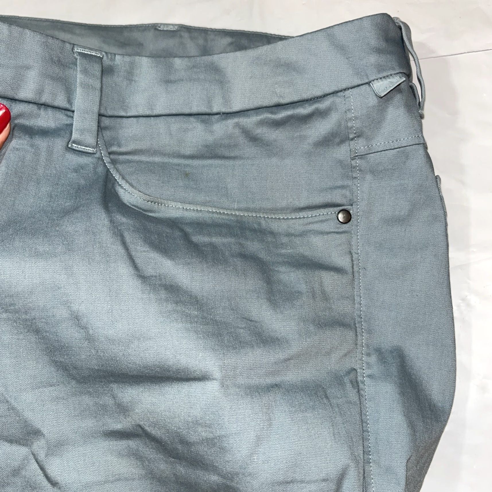 Lululemon Lululemon Pants Mens 32 Khaki Slim Light GREEN ABC Commission Casual Size US 32 / EU 48 - 6 Thumbnail