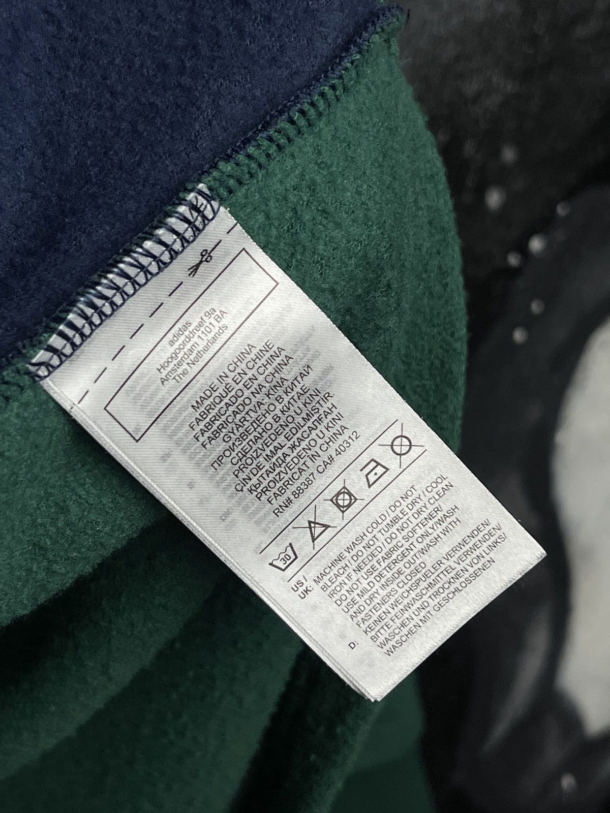Adidas Adidas Originals Collegiate Crest Colour Long Sleeve Size M Size US M / EU 48-50 / 2 - 10 Thumbnail