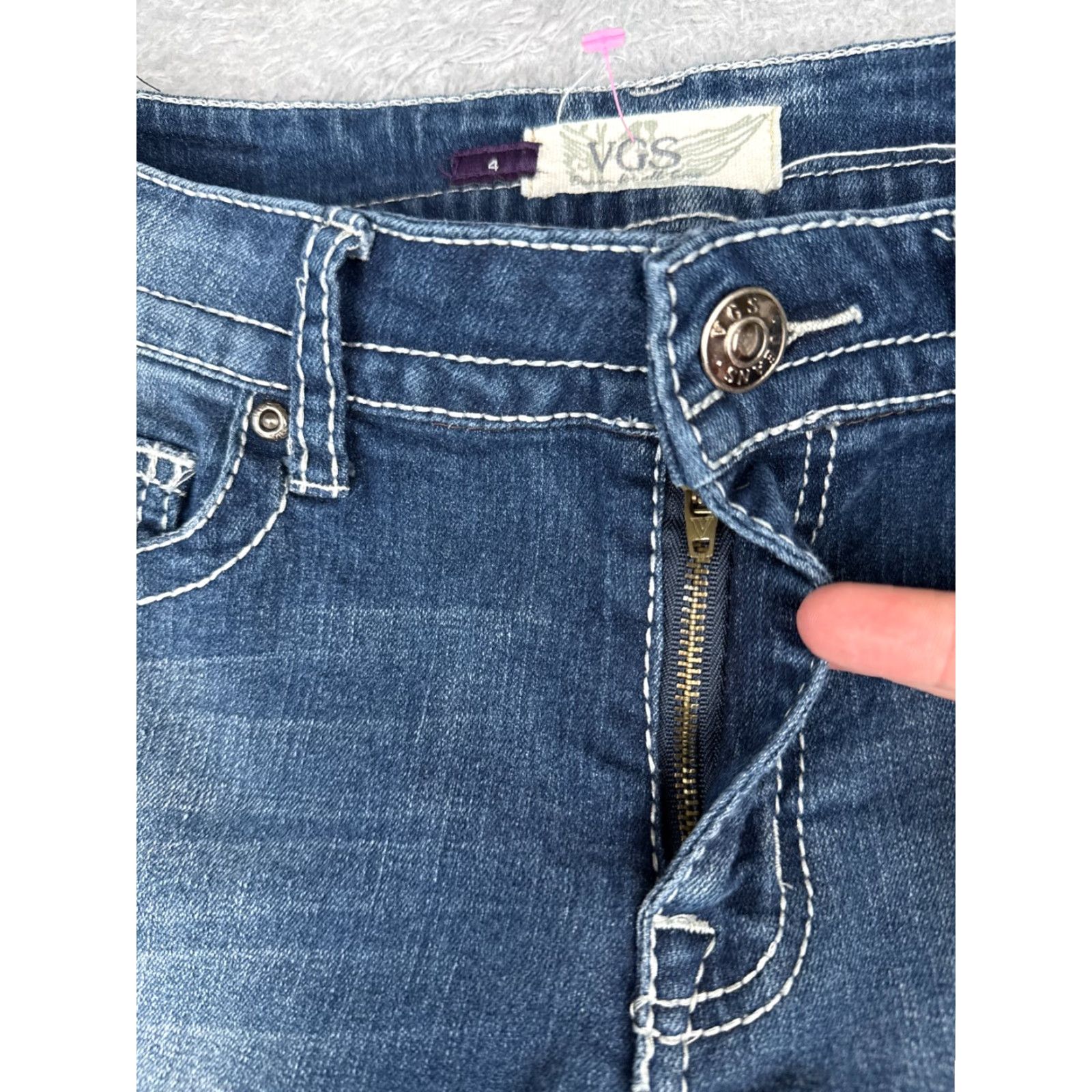 Vintage VGS Jeans Womens 4 Blue Denim Capri Embroidered Mid Rise Cotton Blend 28x19 Jeans Womens Casual Size 30" / US 8 / IT 44 - 5 Thumbnail