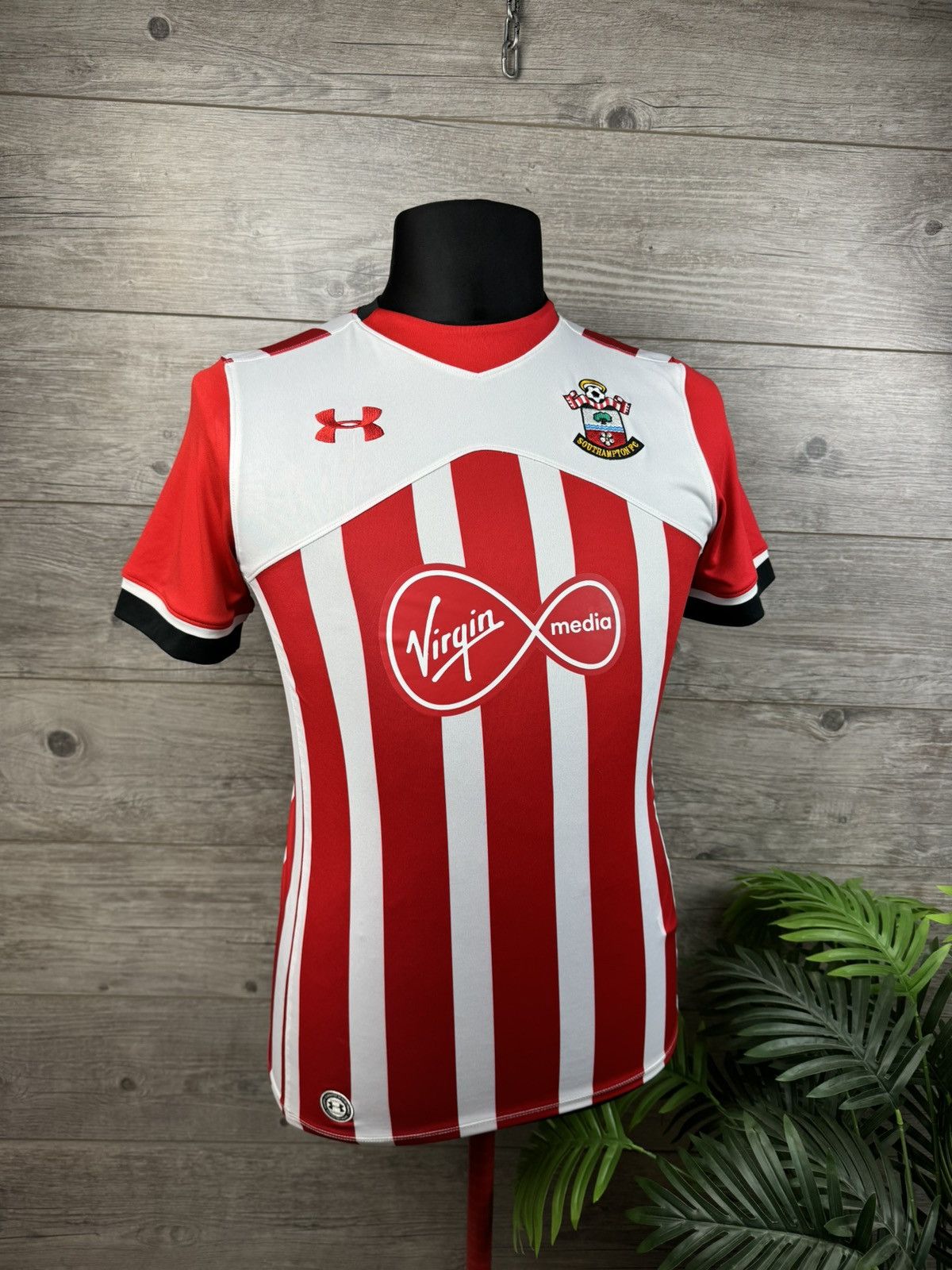Under Armour SOUTHAMPTON 2016 2017 SHIRT FOOTBALL SOCCER UNDER ARMOUR Size US S / EU 44-46 / 1 - 1 Thumbnail