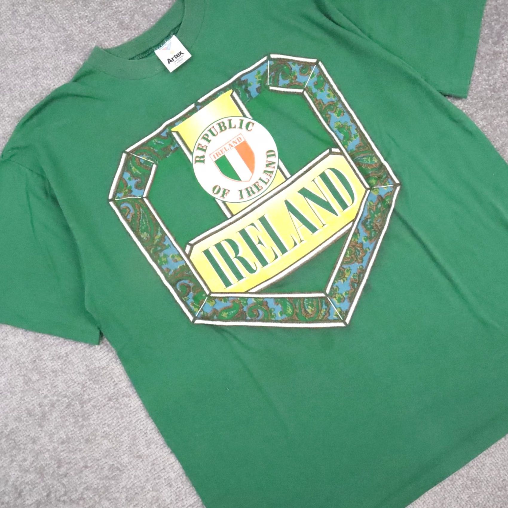 Vintage VINTAGE Republic of Ireland Green Short Sleeve T-Shirt Large Men 80s 90s Regular Cotton Crew Neck Solid Size US L / EU 52-54 / 3 - 7 Thumbnail