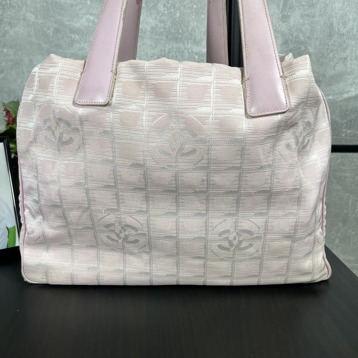 Chanel CHANEL ALIGNE PINK TRAVEL LINE NYLON TOTE BAG HAND BAG RARE Size ONE SIZE - 8 Thumbnail