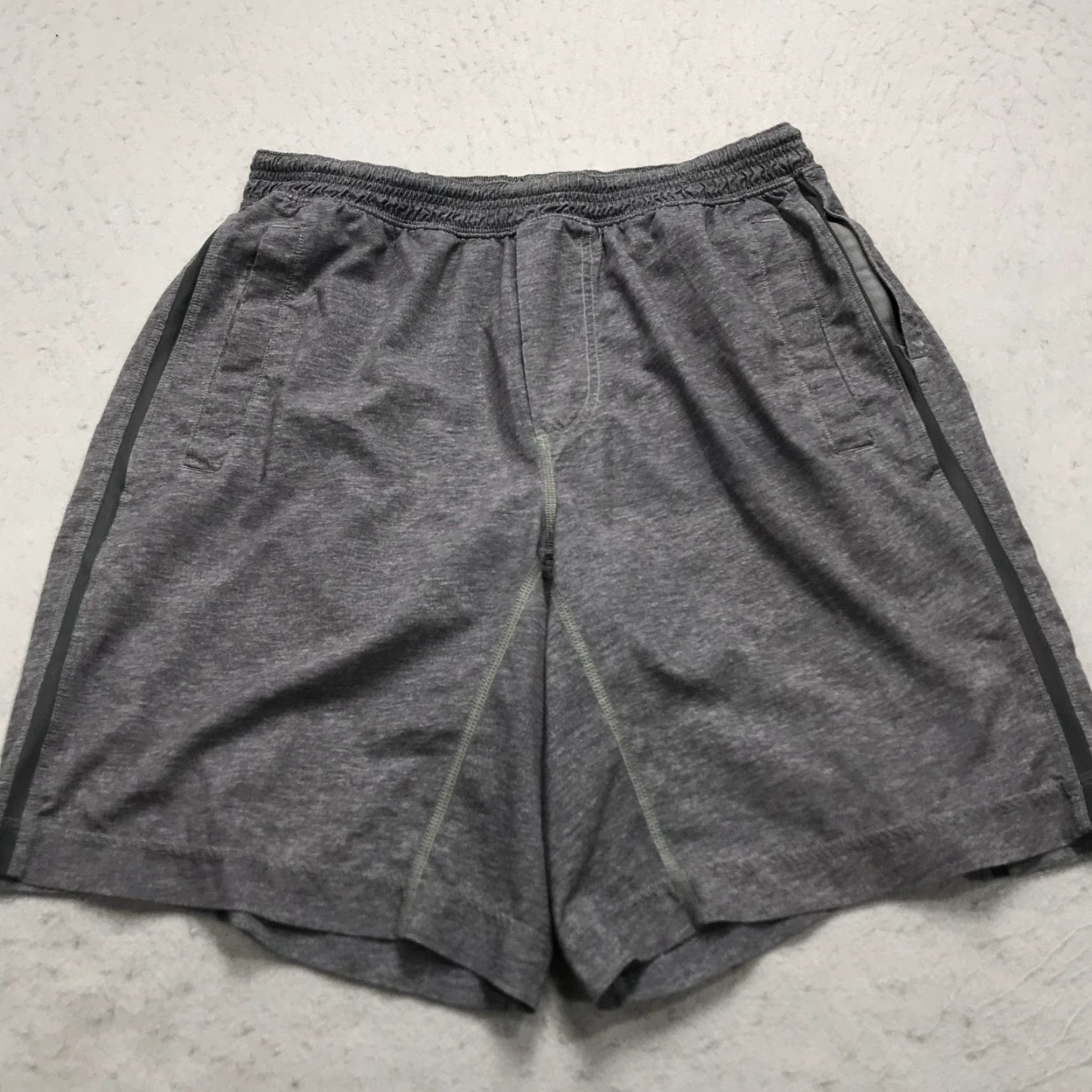 Lululemon Lululemon Shorts Mens M Gray 9 Inch Pace Breaker Lined Performance Regular Inseam 9 in Gym & Training, Yoga, Walking Mens Size US 31 - 2 Thumbnail