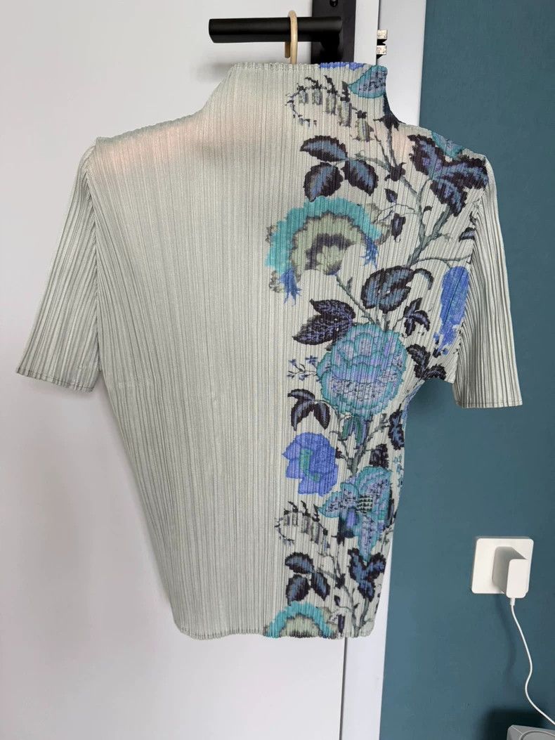Issey Miyake Issey Miyake Grey mint blue flower short-sleeved shirt Size L / US 10 / IT 46 - 1 Thumbnail