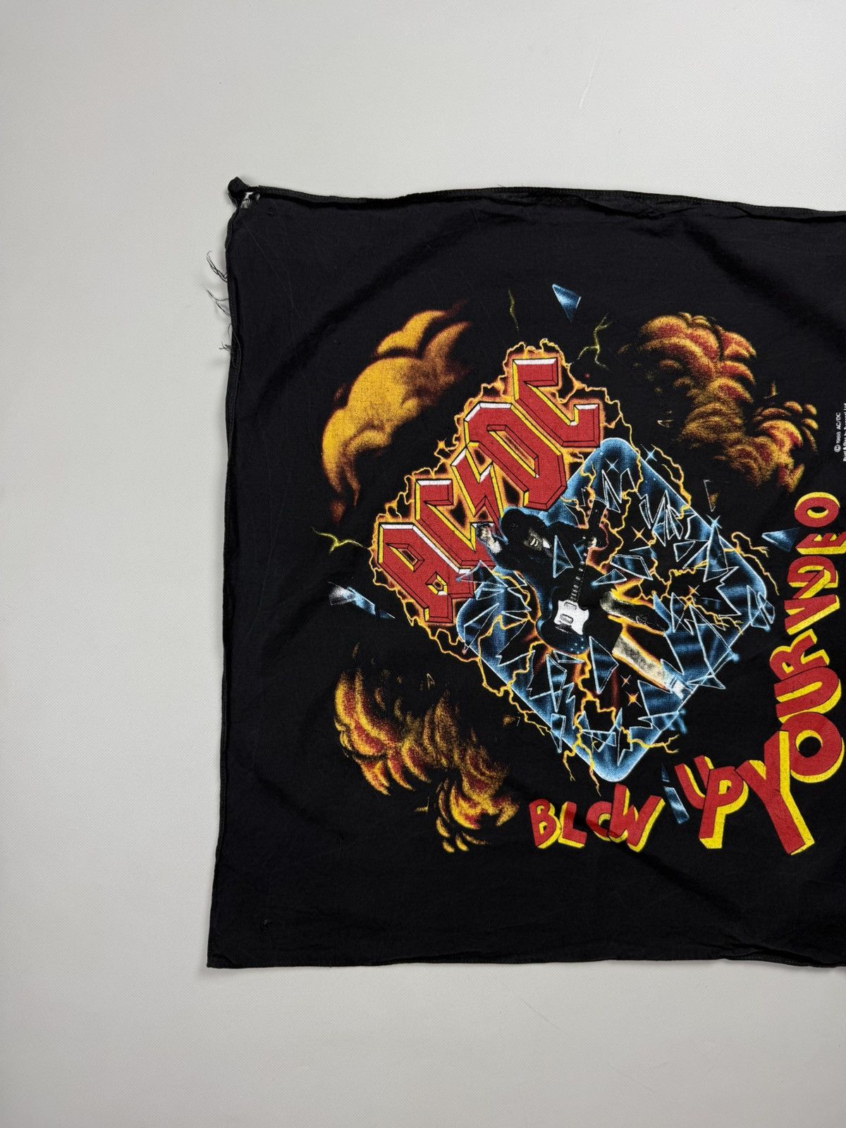 Band Tees × Vintage Vintage 1988 AC/DC Blow Up Your Video Handkerchief Size ONE SIZE - 2 Thumbnail