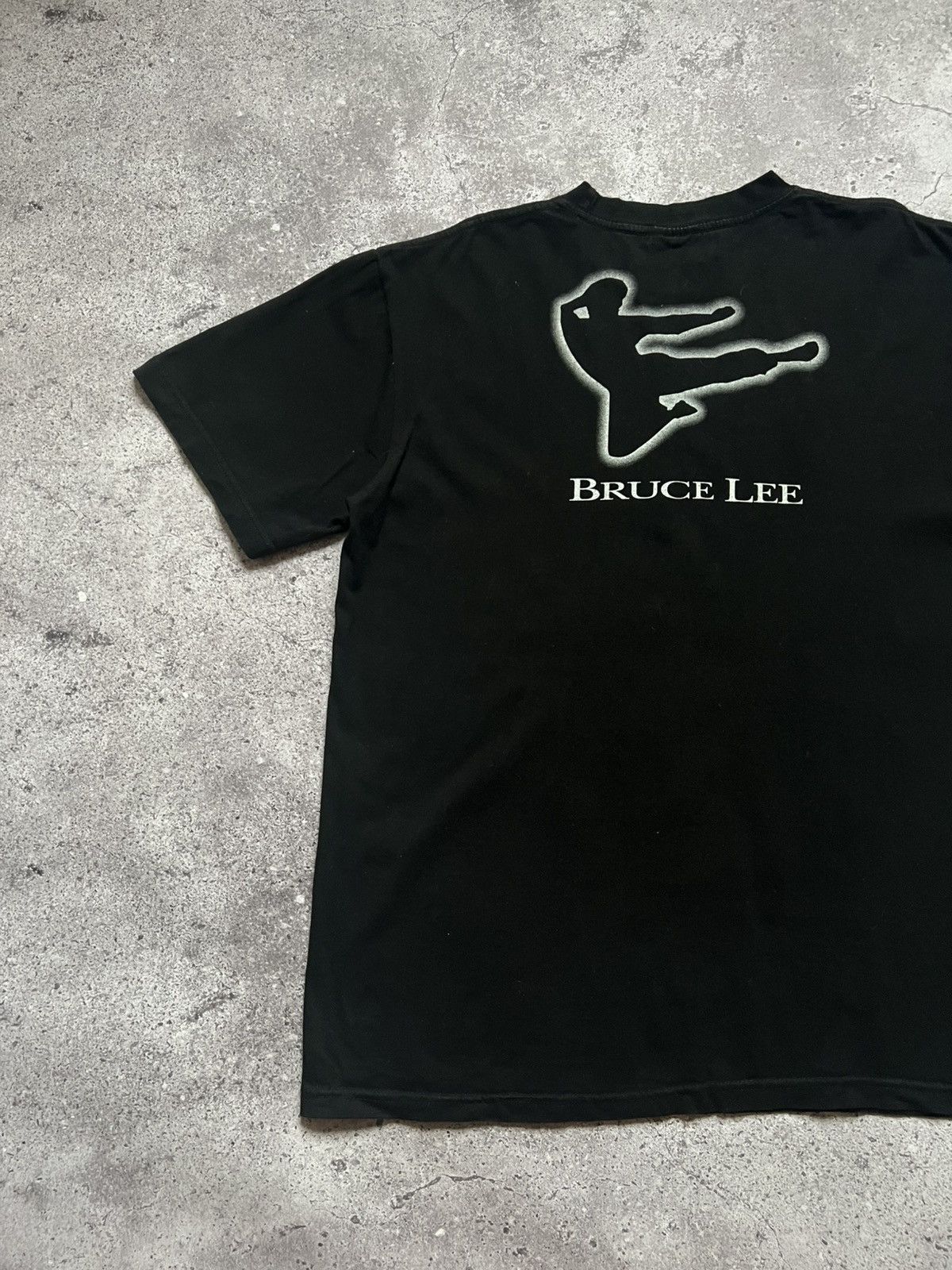 Vintage Vintage Bruce Lee Dragon Japanese T-shirt Y2K 90s Size US XL / EU 56 / 4 - 15 Thumbnail