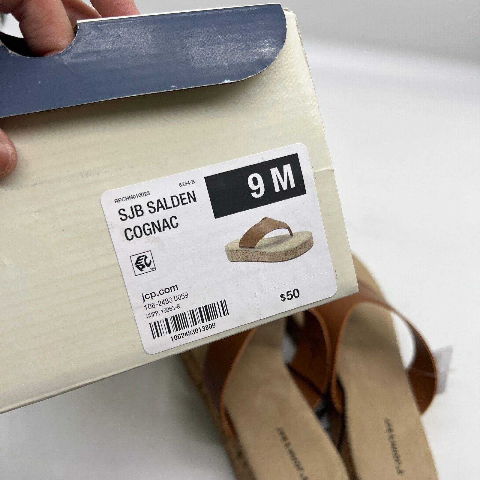 Other St. John's Bay Womens Salden Flip-Flops Brown Cognac Size 9M Size US 9 / IT 39 - 10 Thumbnail