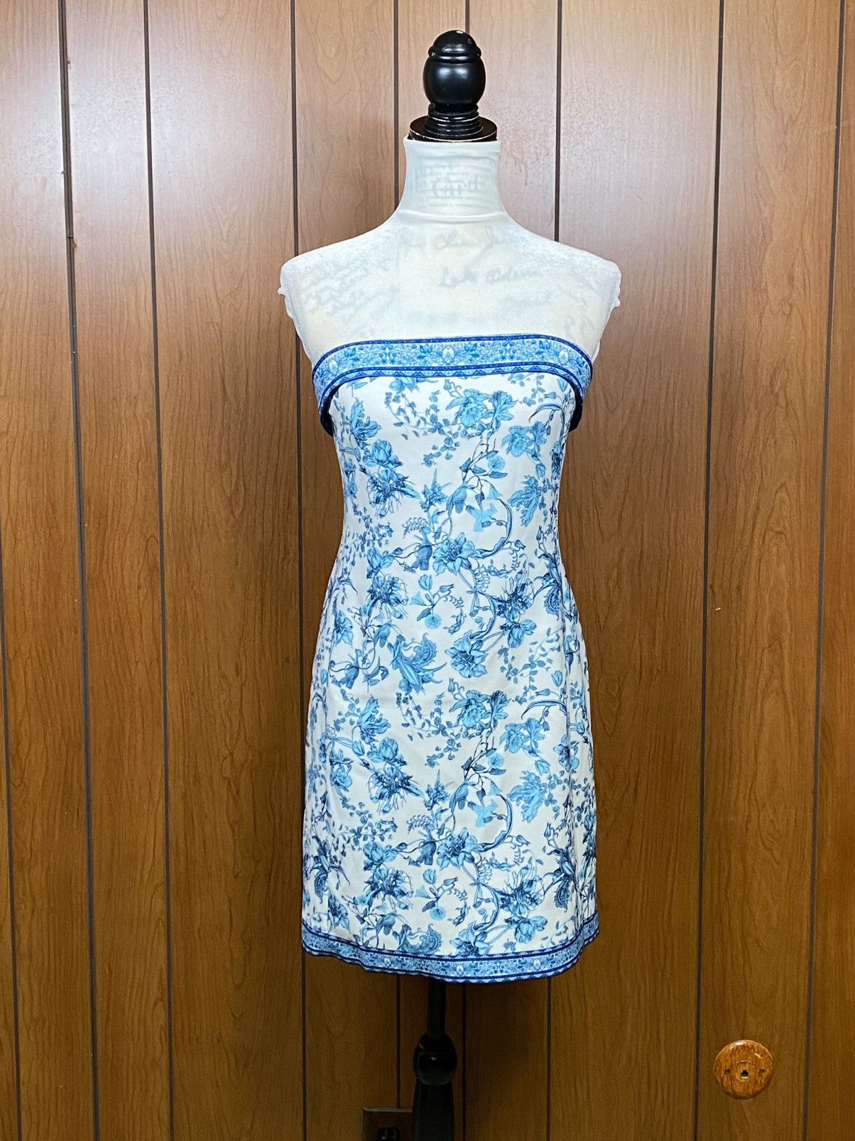 Alice + Olivia Alice and Olivia Strapless Floral Mini Dress size 10 Size L / US 10 / IT 46 - 6 Thumbnail