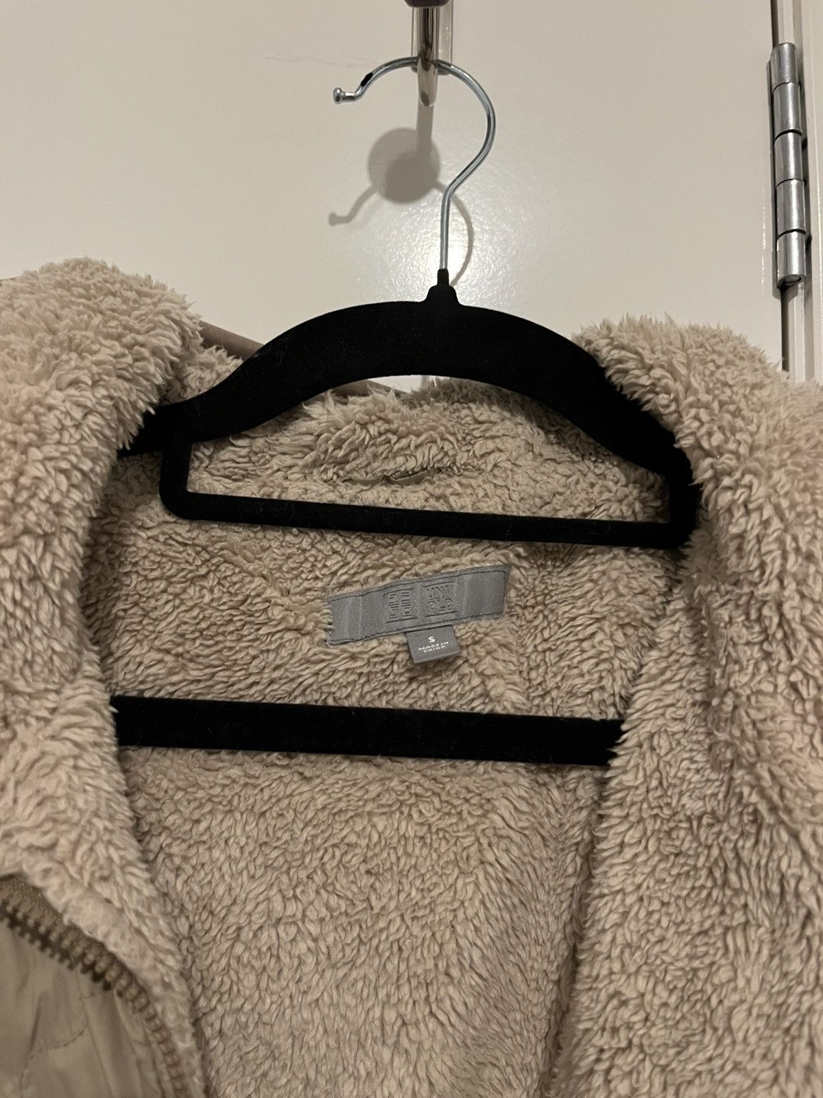 Uniqlo Uniqlo lightweight down jacket with wooly inside Size S / US 4 / IT 40 - 3 Thumbnail