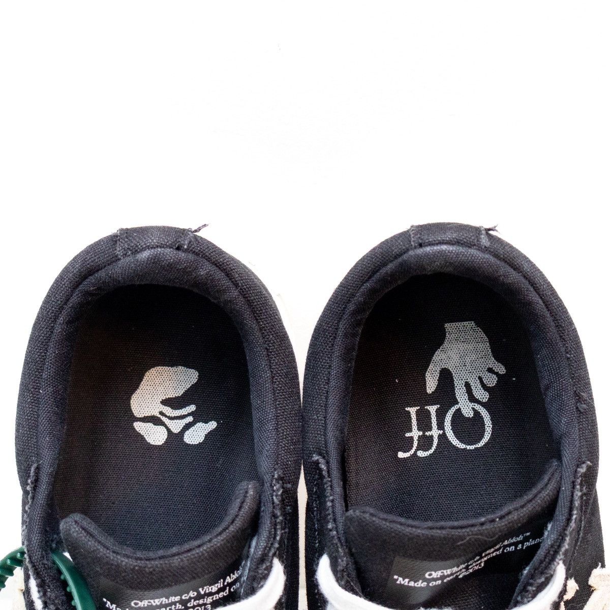 Off-White × Virgil Abloh Off-White Womens Vulcanized Low Top Sneakers BlackWhite US 8 Size US 8 / IT 38 - 8 Thumbnail